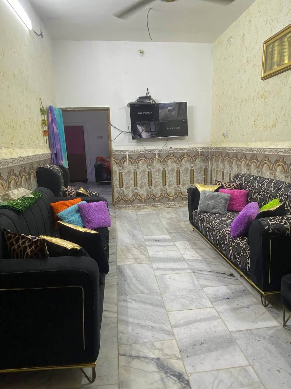 بيت للبيع
⭕️(طابو زراعي سند 25 )
⭕️المساحة 100متر
⭕️شارع معمل الغاز حي الميكانيك قرب الملعب
⭕️معامله تطويب كامله
⭕️بناء طابوق عكادة
⚜️27 وبي مجال 
—————————————
           تـــفـــاصـــيـــل الـــدار 

⚜️ غرفه نوم
⚜️صالة 
⚜️استقبال
⚜️مطبخ 
⚜️مجاميع صحية داخلية و خارجية 
⚜️طارمة 

ــــــــــــــــــــــــــــــــــــــــــــــــ
​——————————————-
#متابعة_الصفحة
#نستقبل_جميع_عروضكم
———————————————————للاستفسار مراجعه مكتب المدينه التقيه3 الشارع المقابل لمعمل غاز الديوانيه او الاتصال
***********  واتساب
***********
