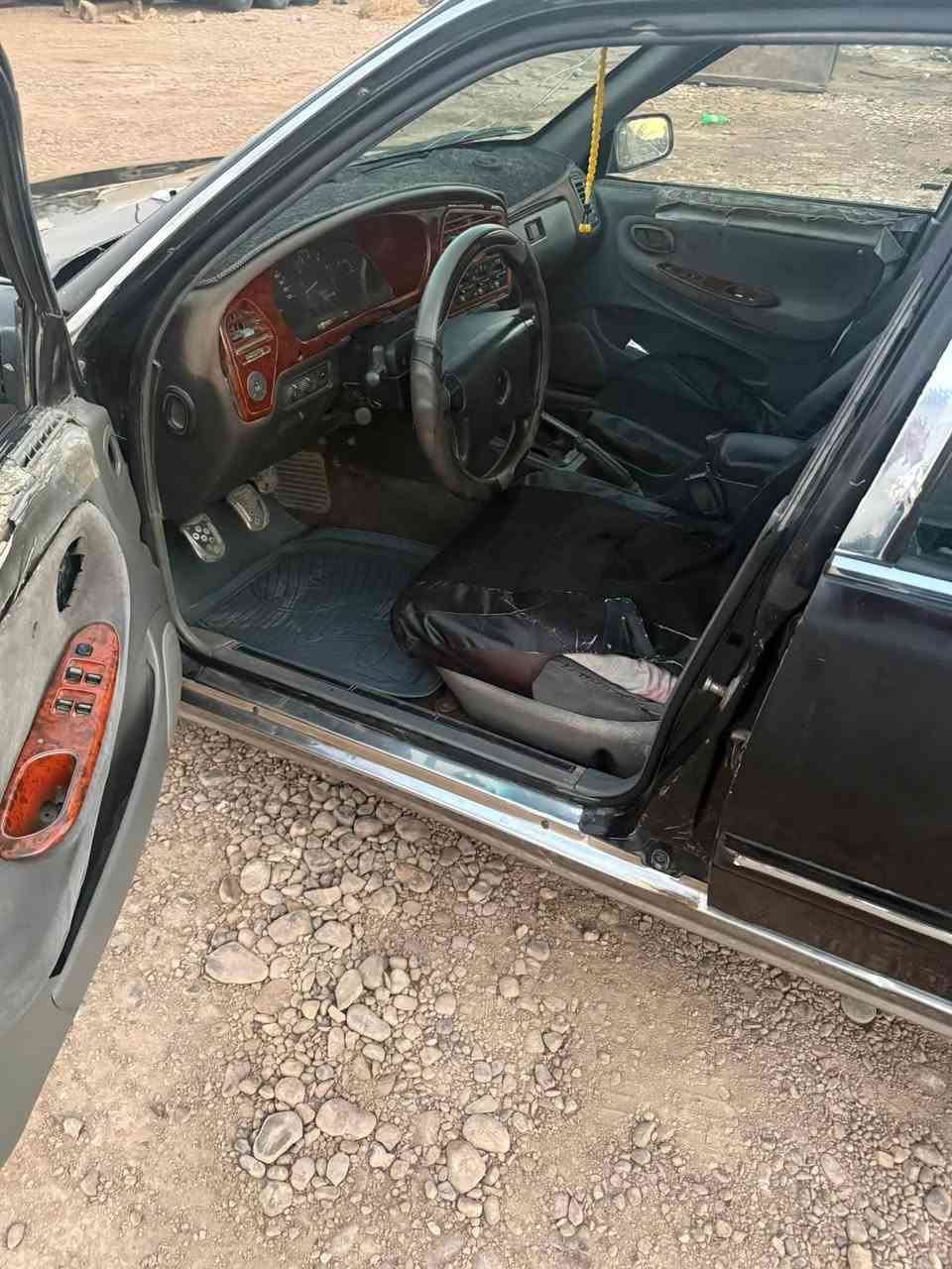 سلام عليكم برنس فراشة موديل ٩٦ كير عادي صدر جديد داخل جديد محرك مفتوح سيارة نظيفه وحلوه سنويه جديدة لل٣٠ هزة  سعر ٢٣ وبيها مجال رقم ديالى 
***********
