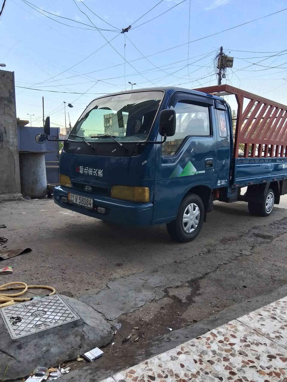 السلام عليكم فنتيره للبيع موديل 99 رقم بغداد إنكليزي سنويه 30 مشروع وطني هزه جديده مكفوله من الضربه والكص والتبديل بيهه مكانات صبغ للجماليه مكينه وكير واكسل مكفول مكينه 3000 لا صرف ولا بخار شاصي رقم شاصي مكفول تخم تاير صدر جديد كهربائيات كله شغاله سياره جاهزه السعر 63 وبيه مجال مكاني بغداد مدينة الصدر الشراي يخابر *********** غير متواجد على الفيس
