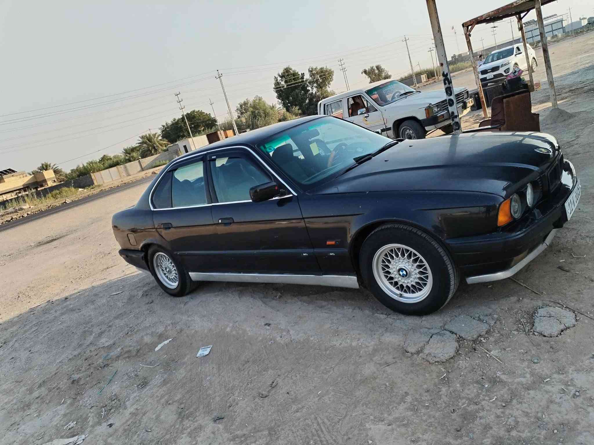 للبيع 520  موديل 92محرك 25 رقم بغداد هزه وسنويه جديد محرك وكير كفاله تبريد نقص راديتر مزروف كرهبايات كامله تخم ويل وتاير جديد صدر نضيف غرفه جديده السعر 45وبيها مجال مكان واسط صويره 
***********
