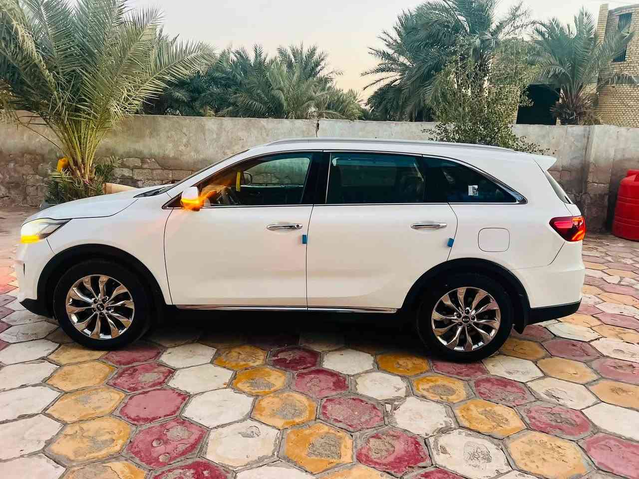 السلام عليكم 
كيا سورنتو خليجي موديل ٢٠٢٠
 ماشيه 180 
فول مواصفات 
رقم مثنئ دولي
 مكفول كفاله عامه
 محرك ٦ سلندر 
٧ راكب 
٣ قطع تبريد 
السعر 260 وبيها مجال 

 مكان السيارة السماوه الوركاء للاتصال ‭***********‬
