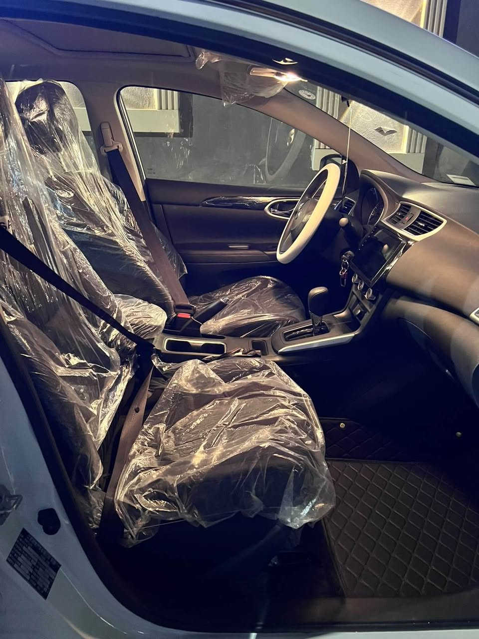 نيسان سنترا وارد صيني للبيع مديل 25 زيرو فقط ماشيه 2000 كم فتحه سقف كامره تحكم ستيرن داخل اسود مخمل  رقم اربيل تريد وكاله تريد تحويل مكاني البصره كفاله عامه من الزلغ *********** Singapore
