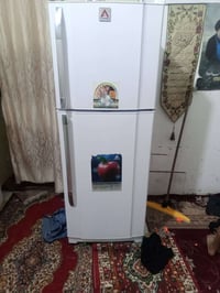 ثلاجة ١٦قدم • مستعملة شهر • محتاج مال