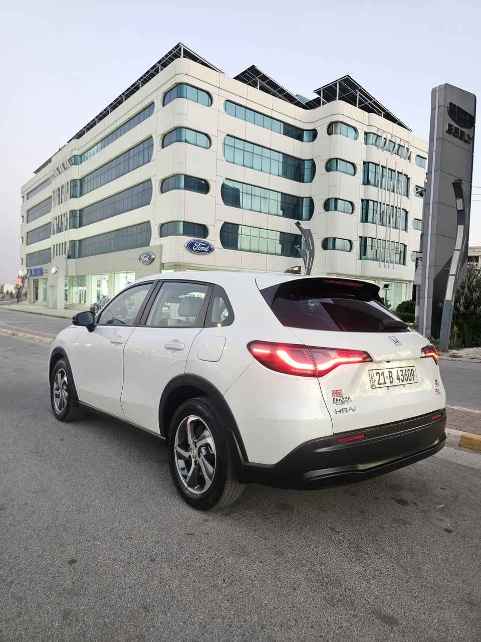 هوندا یاباني أصلي مودیل 2023
هHONDA HR-V, LX 
سعر ((( 133 ورقة بي مجال ))) 

​المحرك: 2.0 تنفس طبيعي (بدون توربو) مرغوب جداً.
​القيادة: سلسة ومميزة للغاية.
​المسافة المقطوعة: 45 ألف مایل.
​أنظمة القيادة: 3 وضعيات (Normal _ Eco _ Sport).
​المواصفات الداخلية والخارجية:
​داخلية مميزة بلون كريمي.
​إضاءة LED مع عدسات.
​بصمة تشغيل وبصمة أبواب.
​بريك إلكتروني (بصمة) مع خاصية الأوتو هولد (Auto Hold).
​رادار تحديد مسار (خطي الجادة).
​مثبت سرعة (تحديد سرعة).
​تحكم مقود (سوكان ڤوليۆم) والعديد من المواصفات الأخرى...
​السنوية (الرقم): مجددة لغاية عام 2029.
​حالة البودي (الشرائح):
قطعتين وبقعة صغيرة صبغ (بدون داخل / بدون وصول الصبغ للداخل).
(مرفق صور الحادث والفحص السونار).

3CZRZ1H3XPM723535
​الضمان:
الكير، المحرك، الكهربائيات، والتبريد بشرط الفحص.
​الموقع: السليمانية

سعر ((( 133 ورقة بي مجال ))) 
​للاتصال:
​***********
​***********
