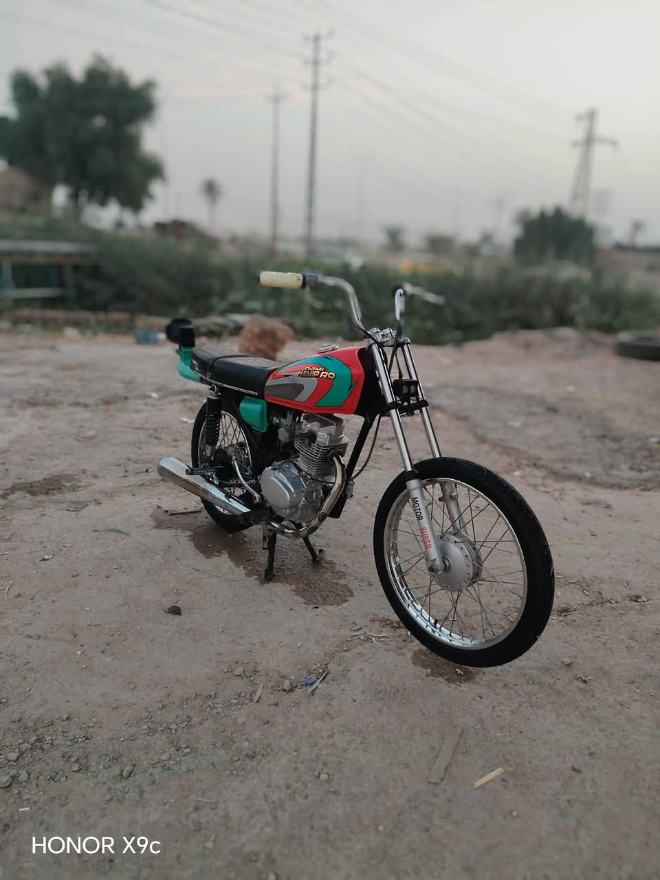 سلام عليكم نامه شلامجه شاصي 22ومكينه 23 مفتوحه وسعر خاص***********موشراي بس تعامل اطلع كبل👋🏿

نص مكتوب في الصور:
- HONOR X9c