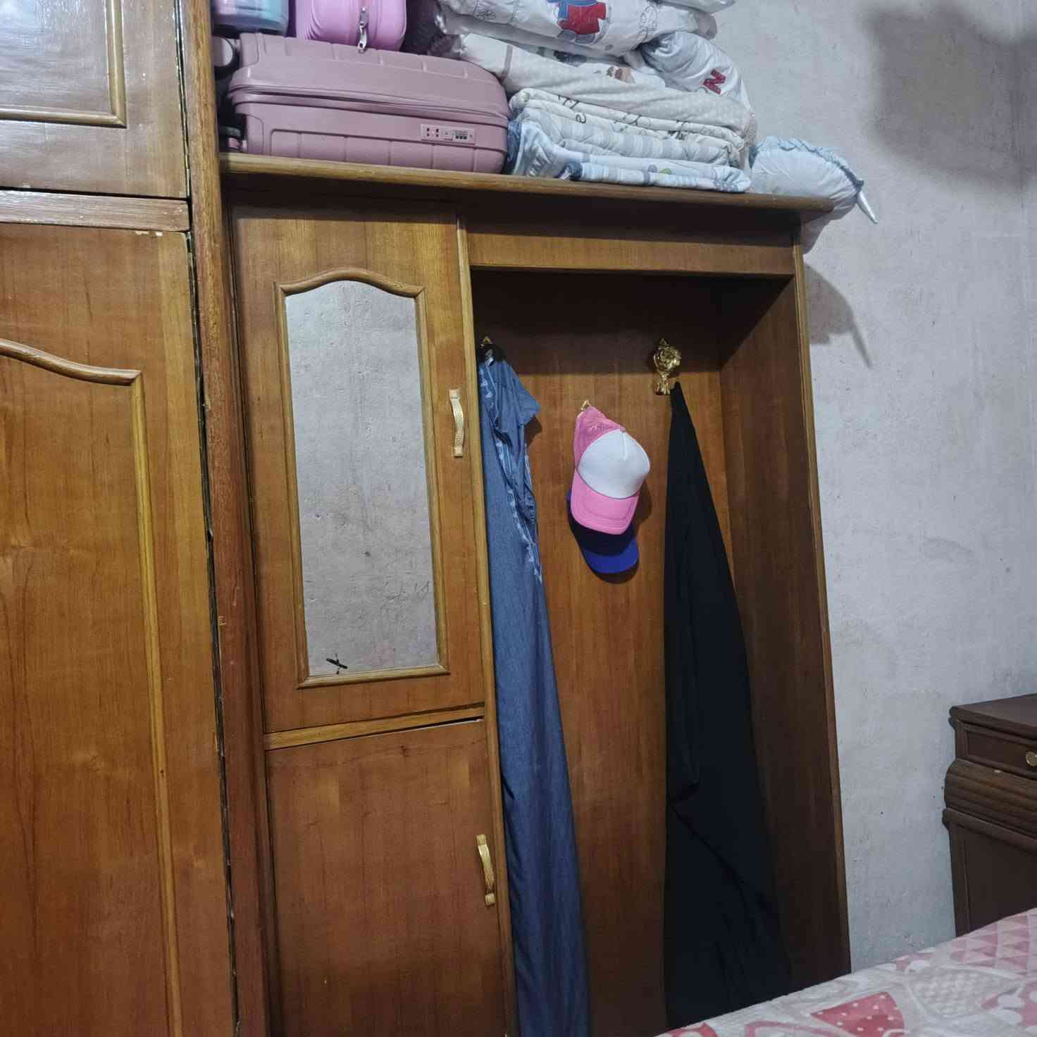 غرفه نوم مستعمله نضافه 90بل ميه مكان كربلاء حي لغدير سعر 500وبيه مجال ***********
