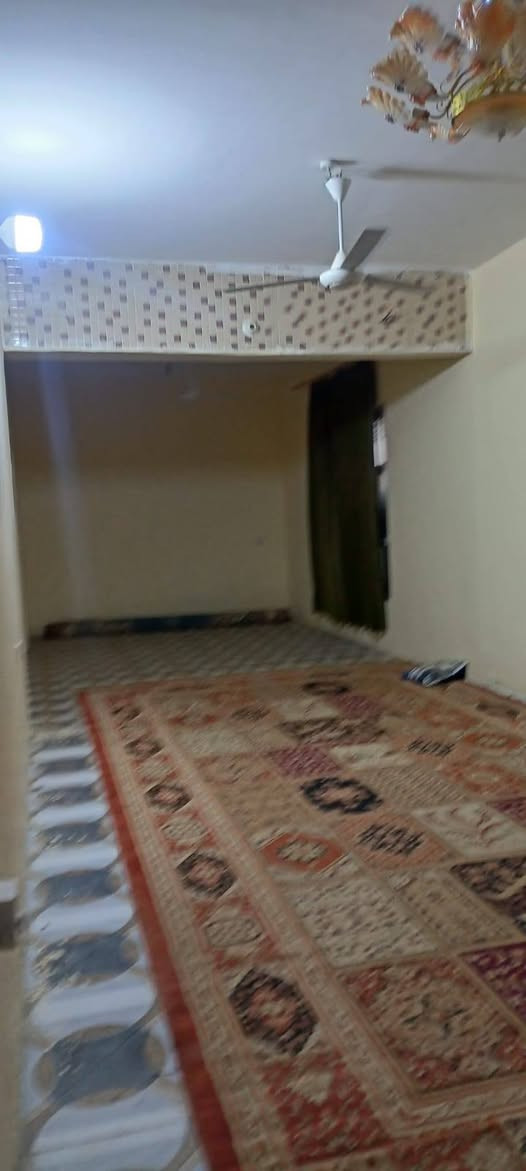 سلام عليكم من رخصت ابو الكروب بيت اللبيع طابو زراعي سند ٢٥ مساحة دونم البيت كونكريت يتكون من غرفتين نوم وصالة واستقبال ومطبخ وصحيات داخلية وخارجية العنوان طريق السنية على شارع العام مباشر الاتصال على الرقم ***********
