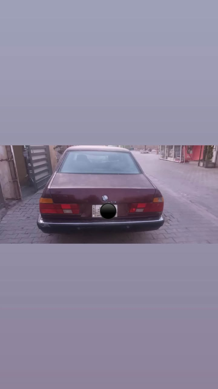Bmw740
رقم الماني باسمي تخم تاير جديد باتري جديد مصبوغة عام بدون ضربة 
حدادية نقص امامي وخلفي 
سنوية ساقطة 
*********** مكاني بغداد
