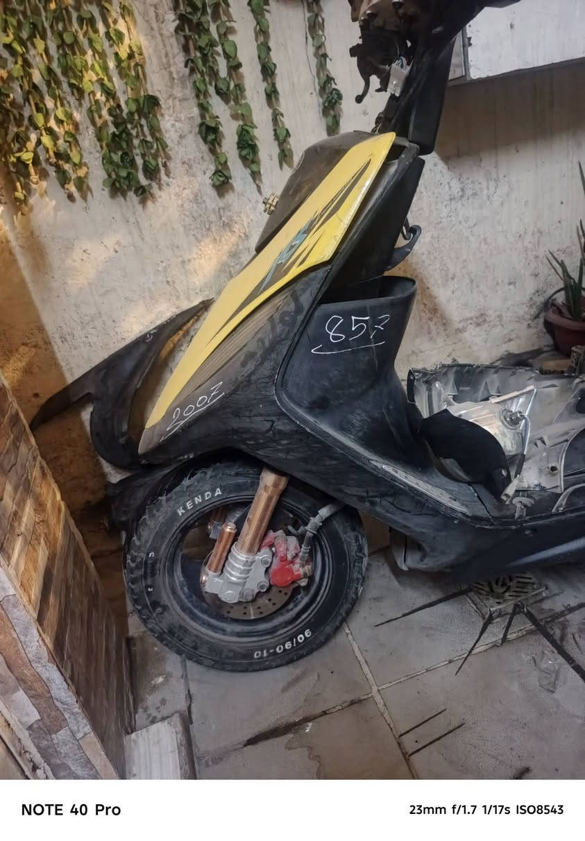 السللام عليكم ماكس عدله كدام عينكم بلاديه كفر بلادي ضفيره بلادي دراجه كبالكم متروكه ويرادلها ترتيبات لمكينه واكعه من رباط ( يرادلها رباط مال مكينه) ويرادلها قبق هندر لمكينه اكفلها ألك (بكن+تبخير+ صطره+ اكسنت تجفيت جديد) وكفلها حلال وحرام تجي تأخذها من لبيت تحملها وتروح ولمكينه شغاله جيب قبق هندر اشغله الك لمكان بغداد الشعب قيم وخذ *********** واتساب عمر وبيع 🩵

نص مكتوب في الصور:
- NOTE 40 Pro 23mm f/1.7 1/17s ISO8543
- NOTE 40 Pro
- 23mm f/1.7 1/17s ISO8256