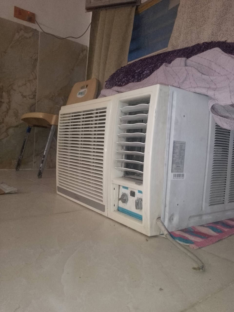 مكيف 2طن تبريدة ثلج بعدة نضيف السعر 250 قفل مكان بغداد غزالية مكلف بالنشر
*********** واتساب
