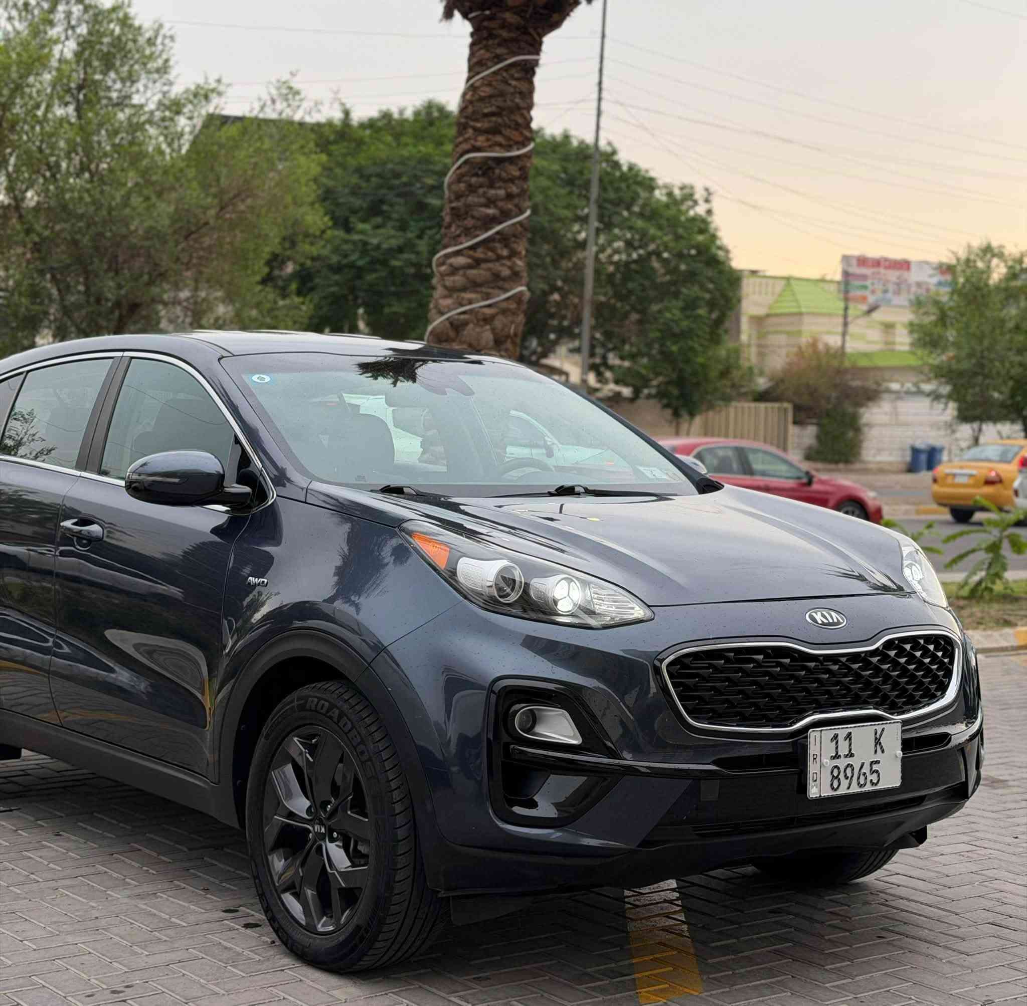 السلام عليكم كيا سبورتج 2022 وارد امريكي ماشية 60 ألف km

السعر 🛑158 وبيها مجال بسيط 

السيارة كلين تايتل بدون حادث 
صور الحادث بالمنشور مرفوقه

رقم بغداد( مميز ) بأسمي تحويل ثاني يوم 

بصمات ثنين 2

المواصفات
رادارت امامي خلفي 

 
محرك 2400 مكفول وكير مكفول  
فور ويل AWD
كير تيبترونك شفتات ستيرن 
مري شفط 
٣ انظمة قيادة 
ستيرن تدفئة
دخول ذكي بدون مفتاح
نقطة عمياء 
نظام منحدرات 
تدفئة وتبريد كشنات 
كشنات كهرباء 
شاشة جبيرة 
ابل كار بلي 
تبريد بيانو 
مثبت سرعة 
ويل ٢٠ بلاك 
اشاير وترحيب لد بالمري
صندوق كهربائي 
حساسات امامي خلفي 
وباقي المواصفات

السيارة جديدة كلوب مامشتغل بالدشبول 

مكان السيارة بغداد حي الجهاد قرب مجمع النسيم 

للأتصال ***********
