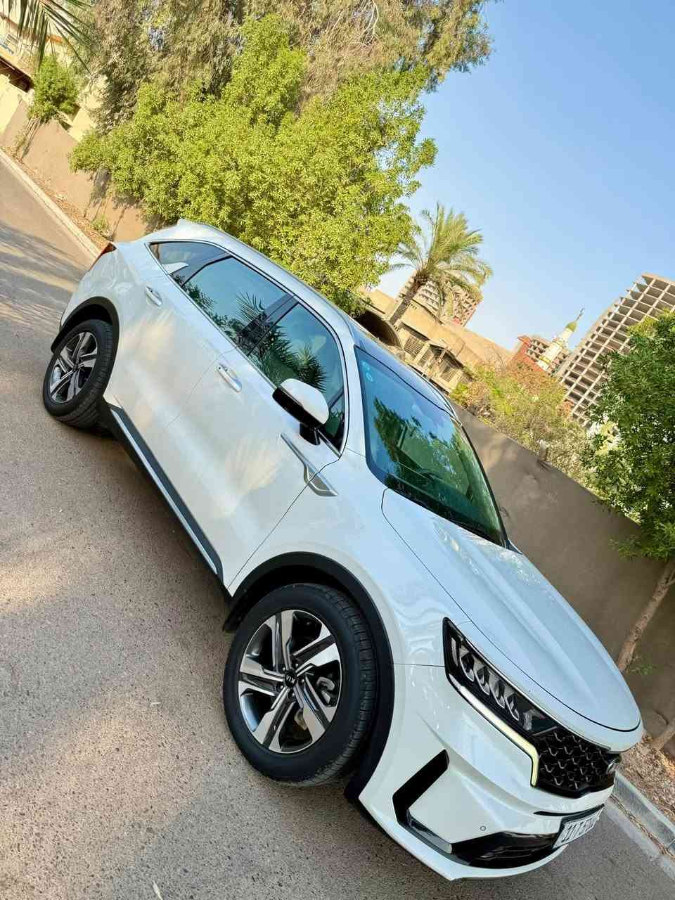 سورنتو  2021 فول للأخير 1/1 اعلى مواصفات مكفولة كفاله عامه  كير مكينه كفاله بيها طخه بسيطه بلدعاميه الخلفيه وبدلتهه وكاله بدون صبغ رقم بغداد بأسمي تحويل ثاني يوم 
ماشية 60 km 
*فور ويل
*6 سلندر
*بانوراما
*لد نهاري امامي
*كير ماوس
*هاند بريك دكمة
*الاضواء الداخلية لدات لمس
*ترحيب عند الاقتراب
*أربع كاميرات 
*حساس امامي خلفي
*قيادة ذاتية
*كشنات جلد
*كشنات كهرباء
*اربع وضعيات قيادة
*مخارج شحن كل الكشنات
*5ويل
*7راكب
*بصمة تشغيل وابواب 
*شاحن لاسلكي
*تشغيل عن بعد 
*نظام الملاحة 
*شاشة كبيرة أصلية 
*4 دسك
*فتح صندوق كهرباء
*لايت زنون 3عدسات LED
*بگ لايت LED
*قبضات ابواب المنيوم
*ماسحة خلفية
*شاشة Apple car play
*كاميرا خلفية دوارة وي الستيرن
*ميموري
*مثبت سرعة 
*نظام نزول المنحدرات 
*ويل كب حجم 19
*لد داخلي بلادي الوان متغيرة
*تبريد لمس
*بصمتين وياها
*اوتو هولد وباقي المواصفات معروفه 
‎ السعر 238
للاستفسار التواصل واتساب وخط متوفر ممتواجد عل فيس
جميع التفاصيل مذكورة رجاءً فقط الجاد بالشراء يتصل 
***********
مكان السيارة بغداد الغزالية
