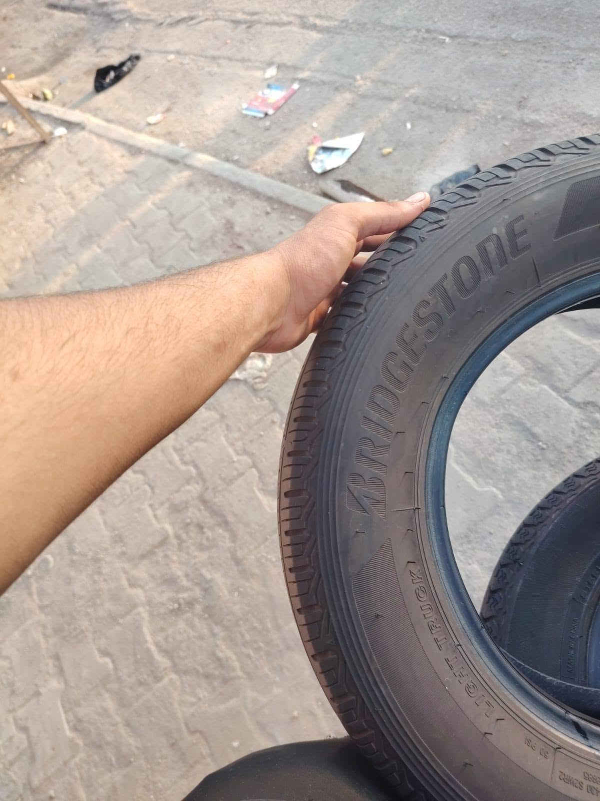 تايرات ستوته باله اصلي جديد مامستخدم سعر التك 22 الف مكاني سماوه تقاطع القشله ***********
