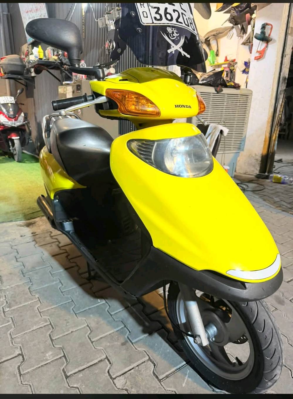 سلام عليكم 
للبيع سبيسي
ياباني مرقم بغداد 
السعر مليون  و 300  بيها مجال حك جيه
دراجه ناعمه ونظيفه  مجفته مره وحده 
نكره سلف باي وقت 
هندر كهربائيات كلها شغاله 
مكينه ناعمه جدا 
بغداد  الحريه 
***********