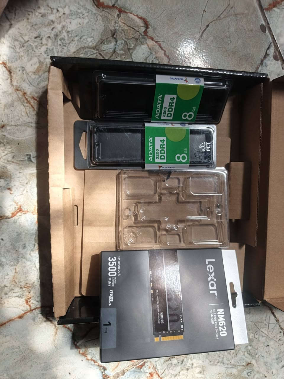 🔥 PC Gaming كامل للبيع
🎮 RTX 3070 8GB GDDR6 – 256 Bit
🧠 Intel Core i5 الجيل 12
🛠️ Gigabyte H610M K DDR4
💾 RAM 16GB DDR4 3200MHz — 2×8GB ADATA
🚀 SSD Lexar NM620 NVMe 1TB
⚡ Power Supply MASS 650W 80+ Bronze
🖤 Aigo C218M – Tempered Glass
🖥️ شاشة ELSA 27" IPS FHD 144Hz
🔋 UPS 1500VA
⌨️ كيبورد
🖱️ ماوس
السعر مليون و٣٠٠ بيه مجال العلوان الناصريه مركز ***********
