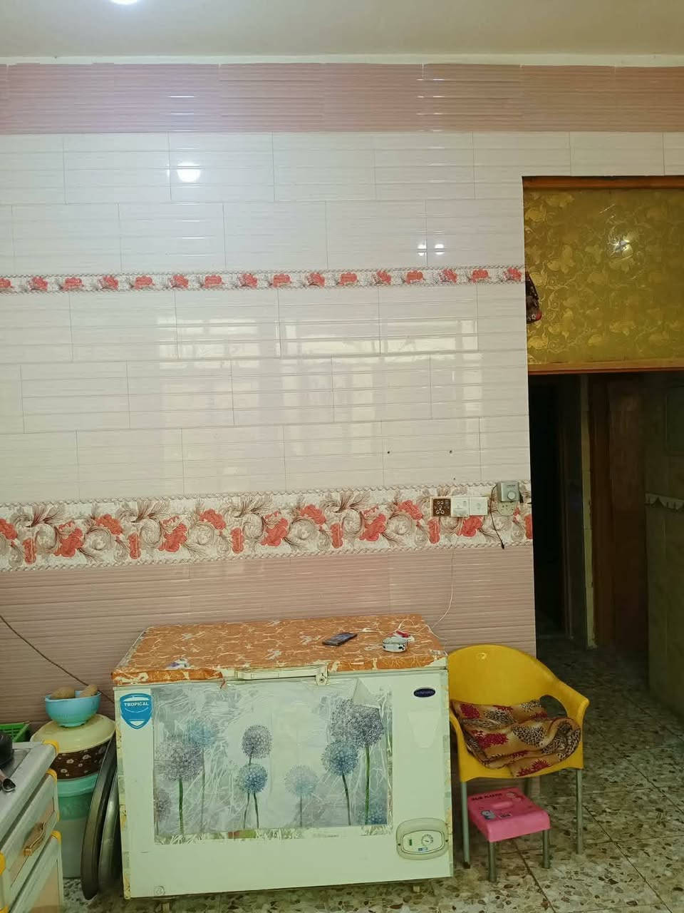 دار للبيع بيع مستعجل  بسعر مناسب جدآ مراوس بقطعة بالثالثه 
طابو صرف ركن مساحة ١٧٠ على شارع ٢٠ وجه على المتنزه العسكري خلف مدرسة العطاء يحتوي على غرفتين وصاله ومطبخ  واستقبال ومجمع صحيات بناء درجة أولى صب كونكريت مسلح وطابوك للاستفسار مراجعة مكتب عالم العقار في الجمعية مقابل الإطفاء او الاتصال ***********

 #عندك_عقار_للبيع_فقط_راسلنا_اواتصل_وات_ساب 

***********
