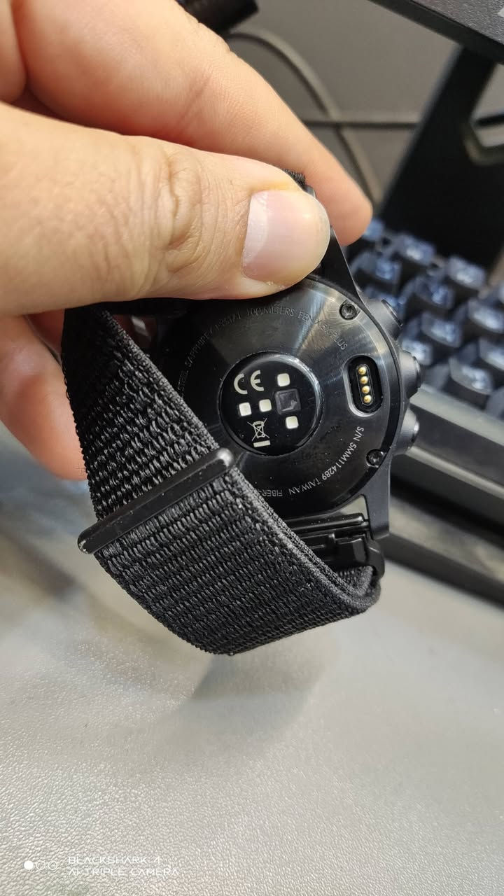 garmin fenix 5x plus
نضافة 95 بلميه/ دعم كامل خرائط العراق 
حجم 51 mm / شحن 14 يوم كيبل شحن أصلي السعر 240 للاستفسار ***********
