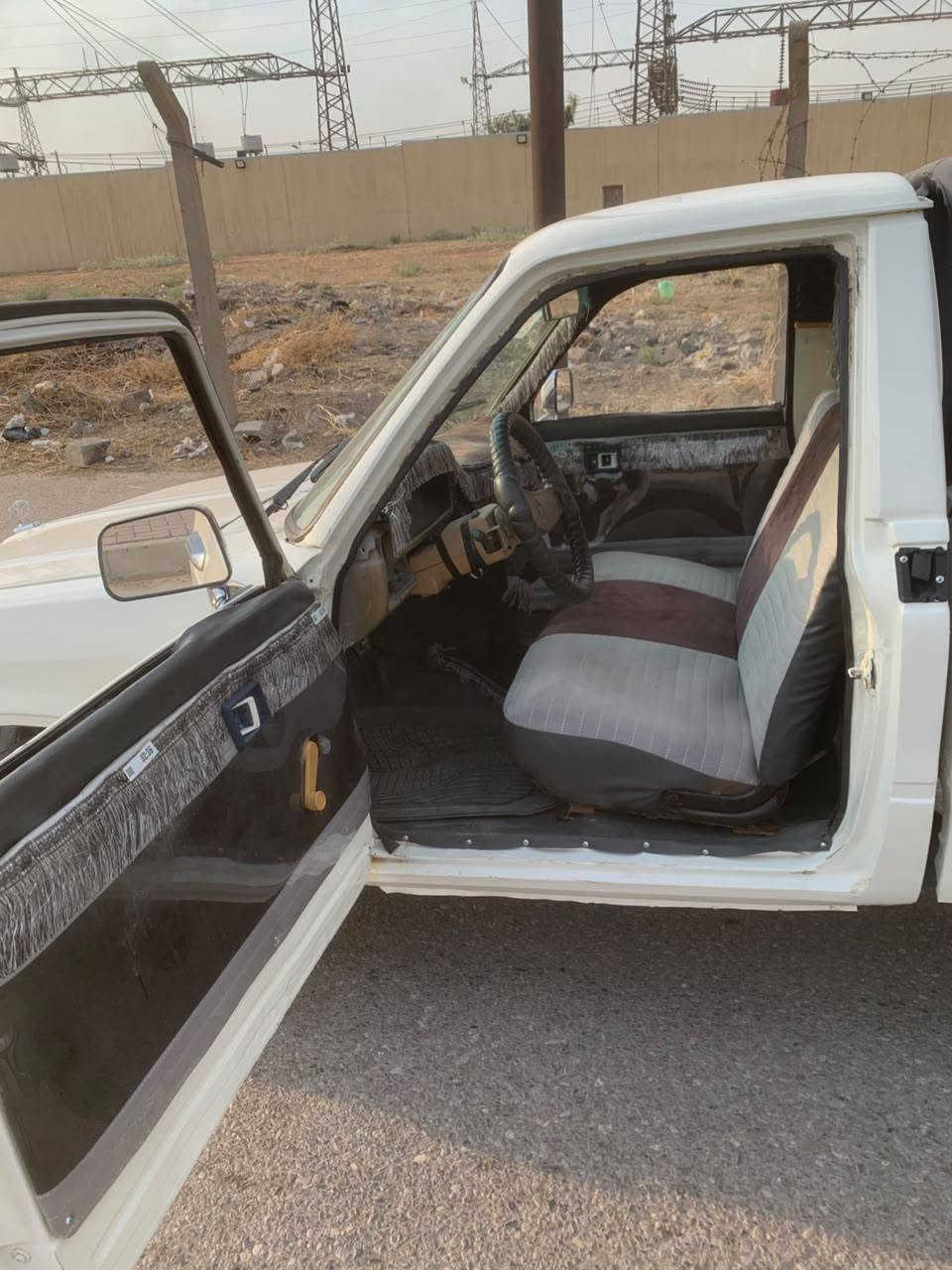 السلام عليكم بيكم موديل 80
صبغ و حداديه علشاصي جديد
رقم دولي جديد تحويل ثاني يوم
كابون بانزين بيها
محرك كير نضيف
شاصي نضيف
للاستفسار علي الرقم
***********
