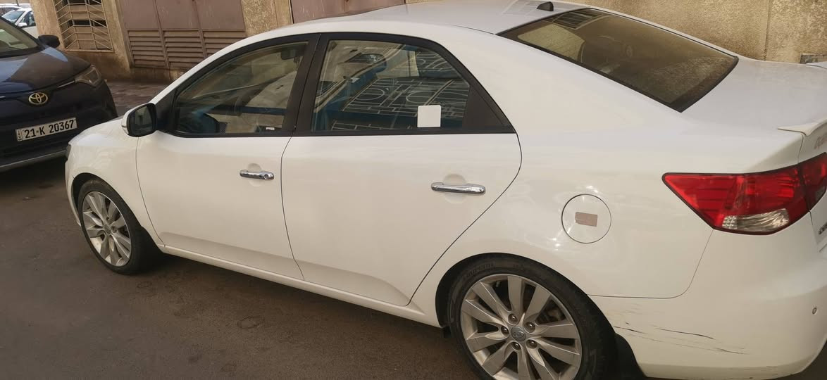 السلام عليكم.. سيراتو 2012  بغداد  فول مواصفات   لمتدد    يعني أعلى فئه محرك 1600 دكشن عالي انسى شي اسمه دفانز باسمي مكفوله من كلشي ماكو داعي اشرح   مثل ما  موضحه بالصور.وبالحقيقه أجمل  الشراي الاتصال على وات ساب  ***********ااو اتصالسيراتو 2012  بغداد  فول مواصفات لمتدد  العلامه*********** عذرا عدم الاجابه عن أي تعليق.
