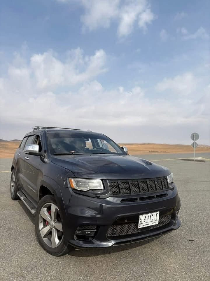 للبيع او مراوس جيب جراند شيروكي لمتد 2014 فول مواصفات
 ● محرك 3.6 VVT
 ● وارد أمريكي

 ● ممشى 190 ألف كم
 ● حادث سابق (جاملغات وبندي)
 ● شاشـةكبيره  + كاميرا خلفية + حساسات
 ● مقاعد جلد
 ● تدفئة وتبريد للمقاعد
 ● جنطة كهربائية
 ● فتحة سقف بانوراما 
 ● رقم بغداد وباسمي
ملاحظات:�يوجد شخط خفيف أسفل الباب الخلفي، وشخط بغطاء الجنطة تم صبغه على قدر الشخط فقط.
السيارة بحالة جيدة وجاهزة للفحص.
الموقع: بغداد
السعر:178.000  دولار قابل للتفاوض بالمعقول.
للاستفسار الاتصال على الرقم الموجود ***********
