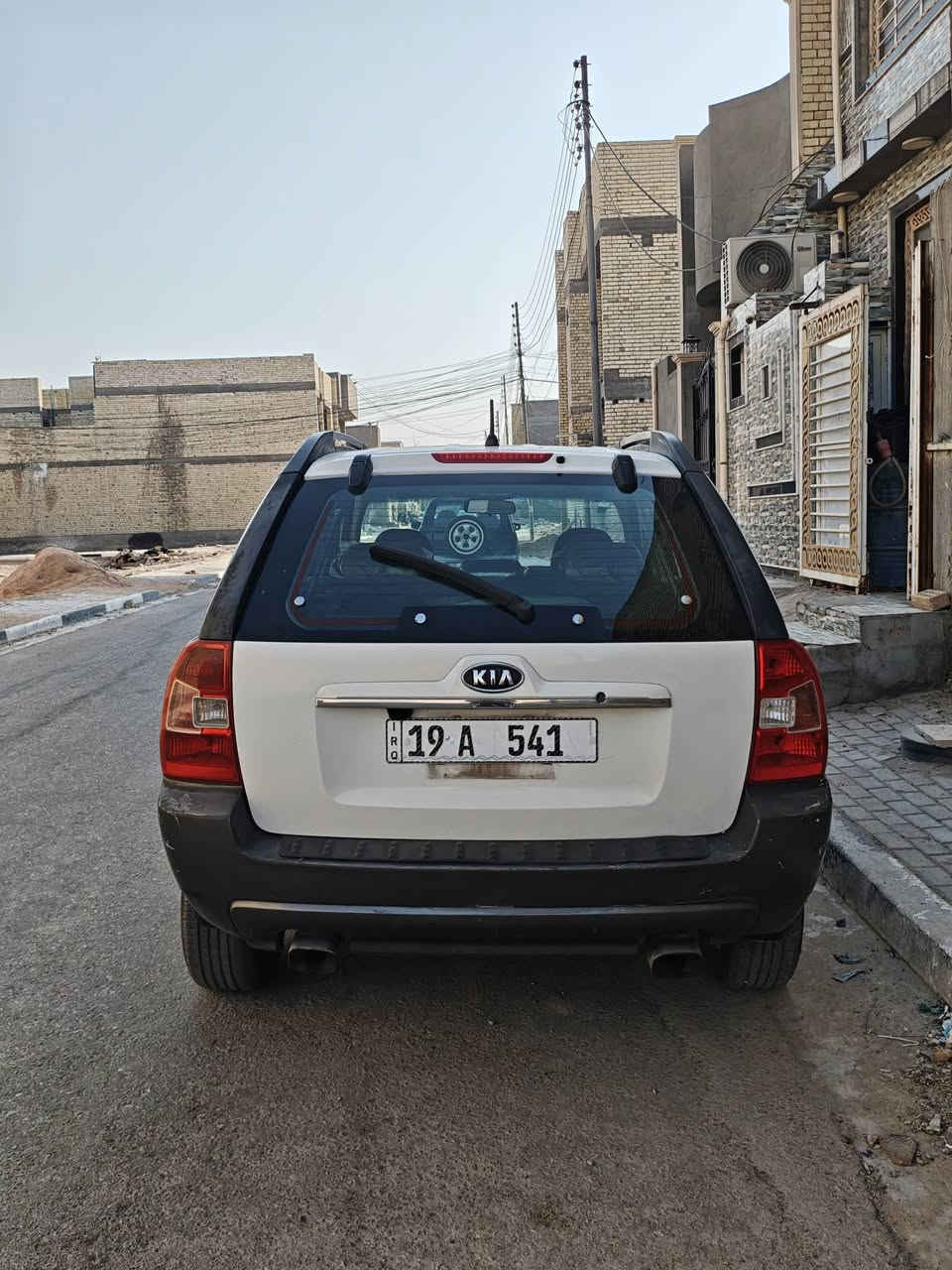 السلام عليكم كيا سبورتج موديل 2008 وارد امريكي باسمي رقم كربلاء ضررها  الأمريكي الجاملغ الأيمن والسيارة مصبوغة عام جمالية سيارة جاهزة حدادية گير مكينة 6 سلندر 2700 فقط نقص تبريد رقم مميز 541 أ كربلاء 
مكاني كربلاء السعر 78 وبيها مجال قليل 
للتواصل ***********
