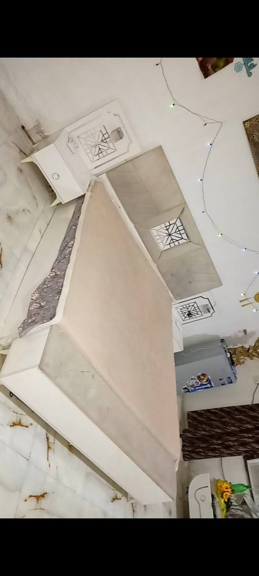 غرفه تركي نضيفه اخت جديده 10قطع وسعره 1000والله نضيفه المكان بغداد العبيدي ***********
