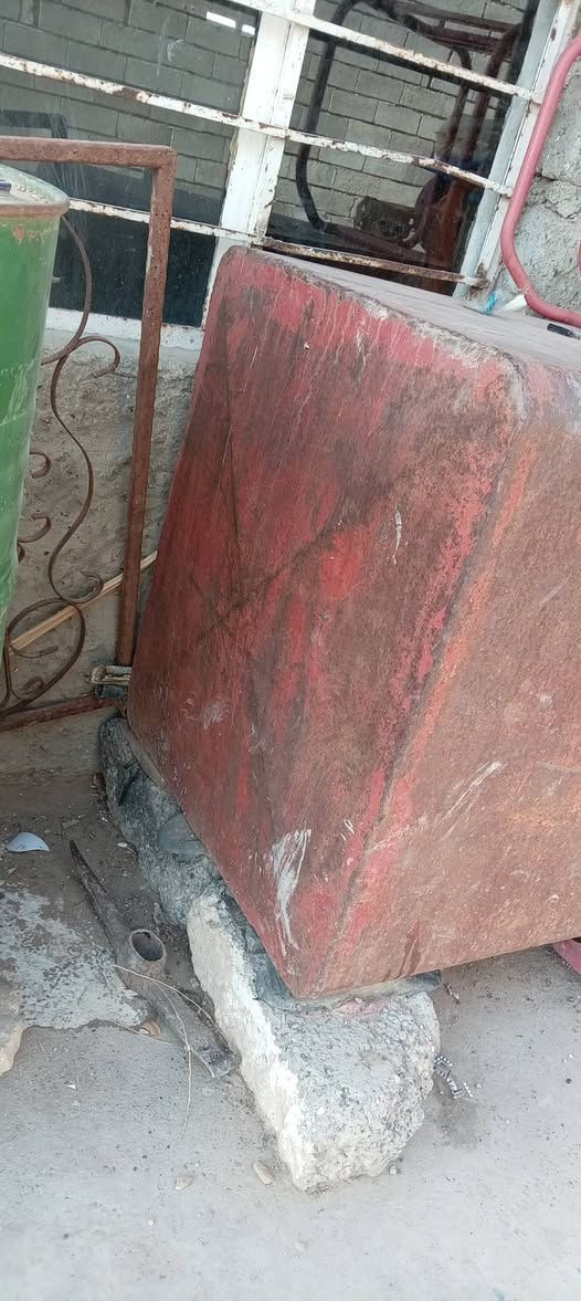يبيع هذا التانكي شنو تريد اتصل هذا الرقم. ***********
