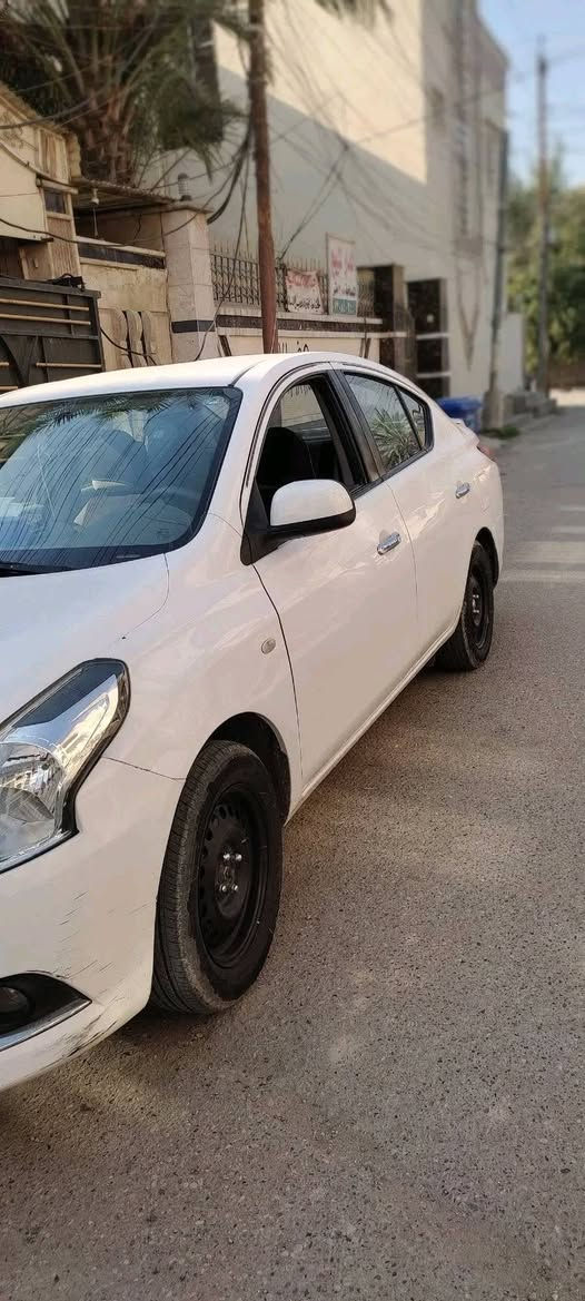 السلام عليكم 
سني هندي ام البليتة الزركة 
موديل ٢٠٢٢ 
ماشية ١٦٨ 
سبايدر بلادي و تحكم ستيرن و لاقطة  بلادي 
بيهة جاملع امامي مبدل و شوية بارد  بالبنيد 
و بارد بقبق الجنطة 
السيارة جاهزة ١٠٠٪ من كل النواحي 
دهن الكير مبدلة قبل ٢٠.٠٠٠ كم 
حدادية ممتازة 
رقم اربيل 
تحويل او وكالة 
تلفون *********** واتس اب 
العنوان الدورة حي الصحة 
السعر ١٠٠و بيهة مجال قليل
بيهة جاملغ تبديل امامي و بارد بحافة البنيد و بارد بالجنطة
