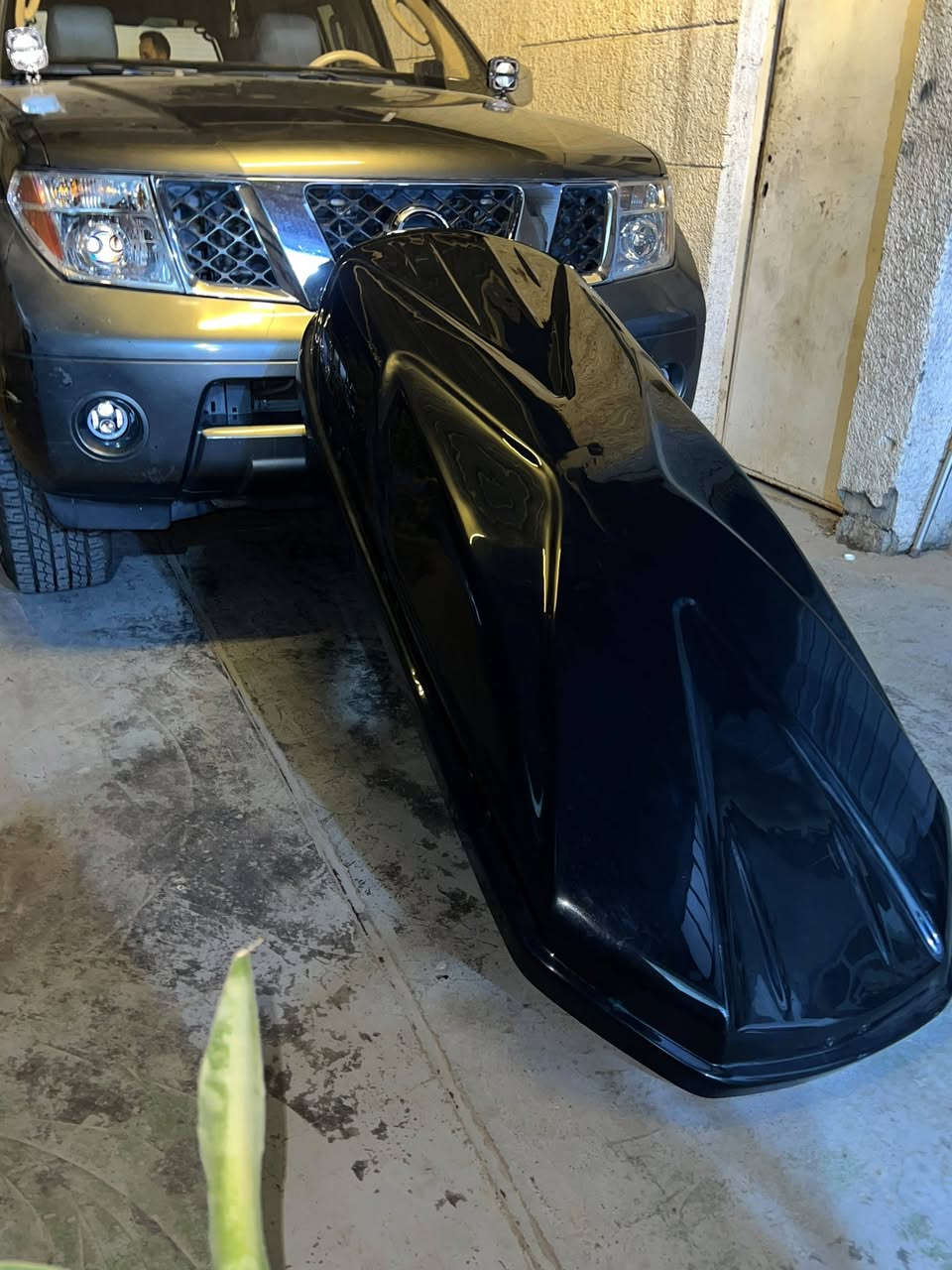 السلام عليكم صدوكRoof Cargo Box شي راقي ونسيابي يعني انسه الوحيف والصوت والكوالتي مال كلش زين وجدا نظيف وكل مستلزمات موجوده سعر ٣٥٠الف  وبي مجال رقم ***********
