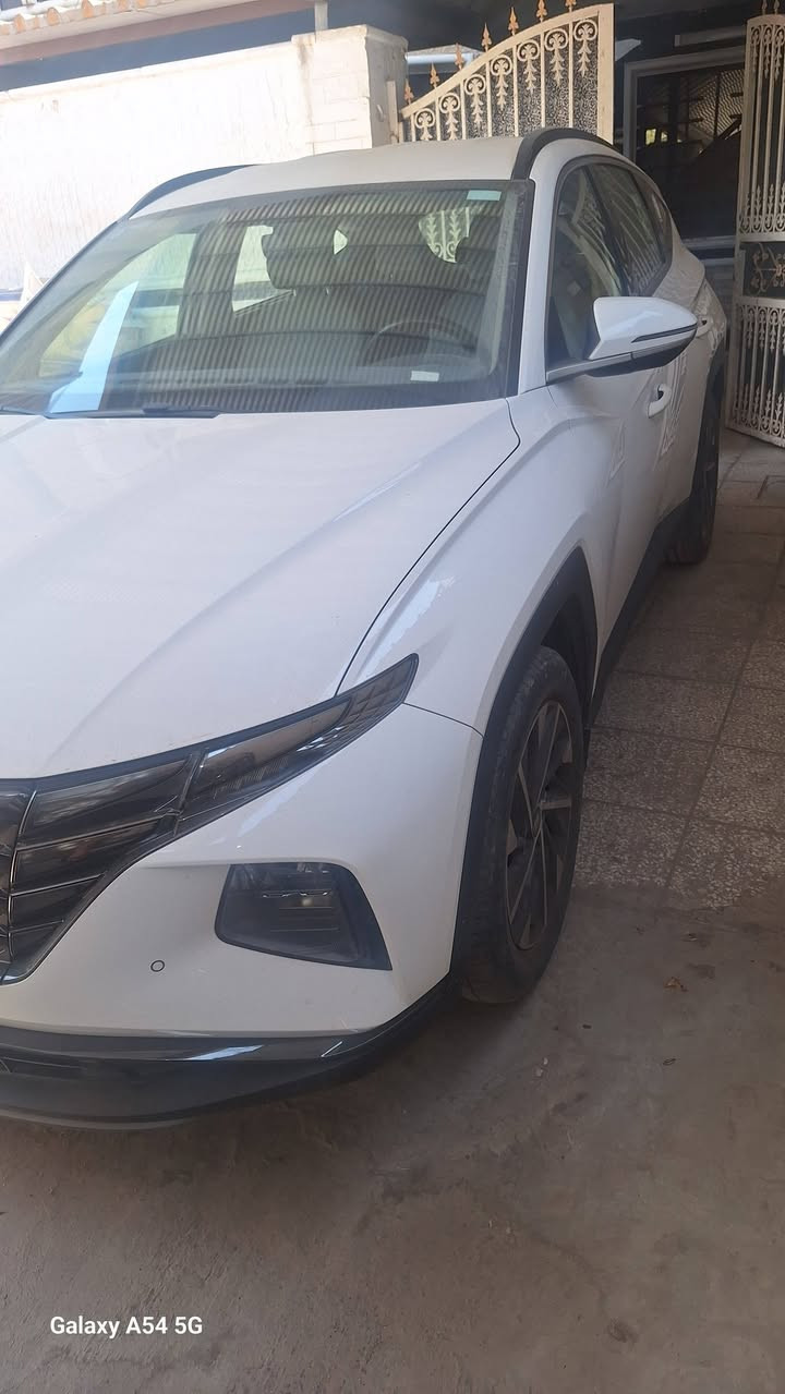 السلام عليكم توسان خليجي موديل ٢٠٢٣ مكفوله من عدا شخوط ماشيه ٣٠ الف و٨٠٠ فول مواصفات من عدا البانورما سعر ١٨٨ وبيها مجال *********** شارع فلسطين
