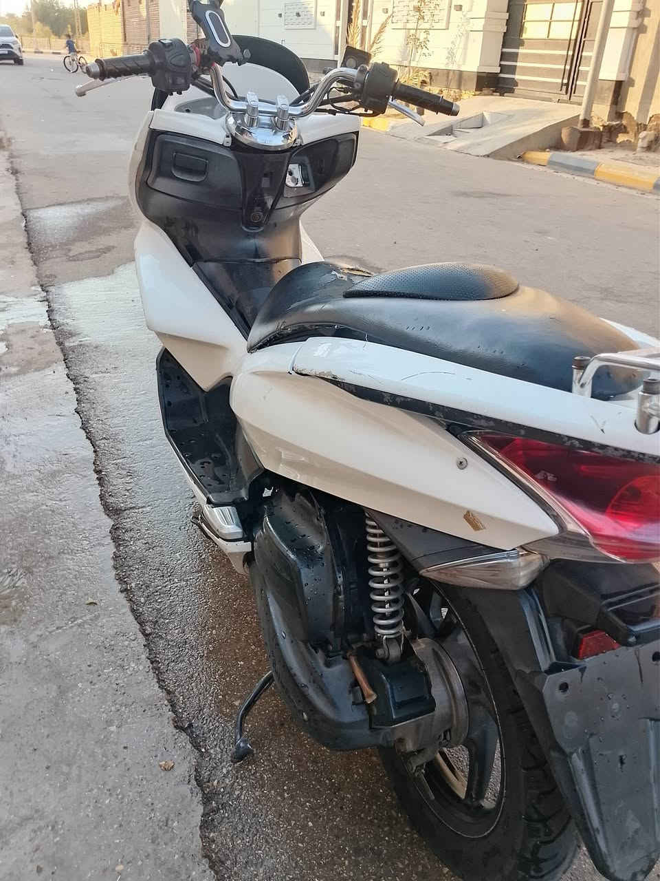 السلام عليكم درجه Pcx جيل اول مكينه 125مامفتوحه ياباني درجه خير من الله عز بس سايق مكاني وسط قضاء الموفقيه سعر خاص بيع مستعجل هذ رقمي ***********
