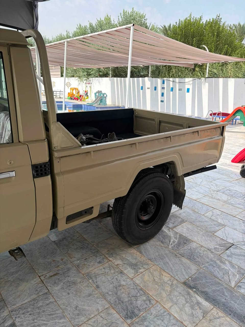 حوثيه 1988 مال مزاد معمره تعميره مال جناي بيه نقص كماليات فقط مكينه رجعته كله عل زيرو كتاب ترقيم اتروح كبل اترقم السياره بغداد قرب جزيره بغداد السياحيه 
*********** تخم تاير جواها جاهزه فقط كماليات السعر 75 $ بيه حك الجيه

