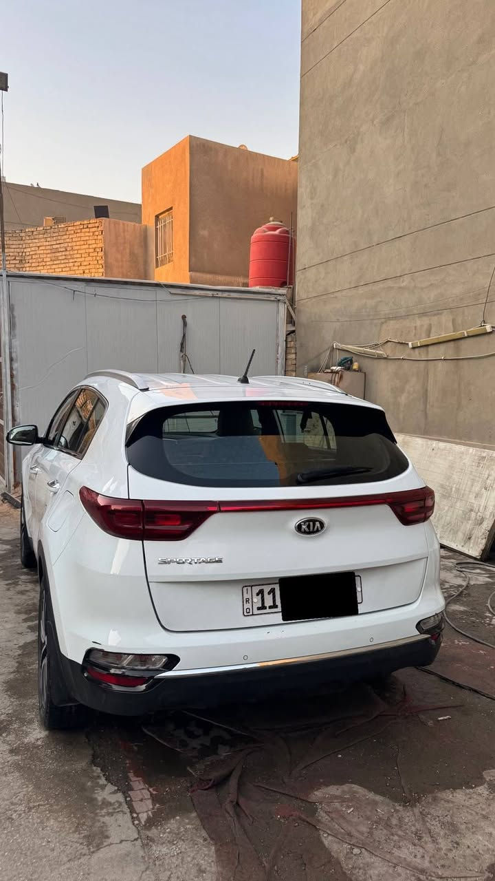 سبورتج ٢٠١٩ خليج ماشيه ٨٢ الف كفاله محرك وكير. السيارة بيها ضربات خفيفه كلهن يرجعن بارد 
للاتصال ***********. 
السعر ١٦٧
