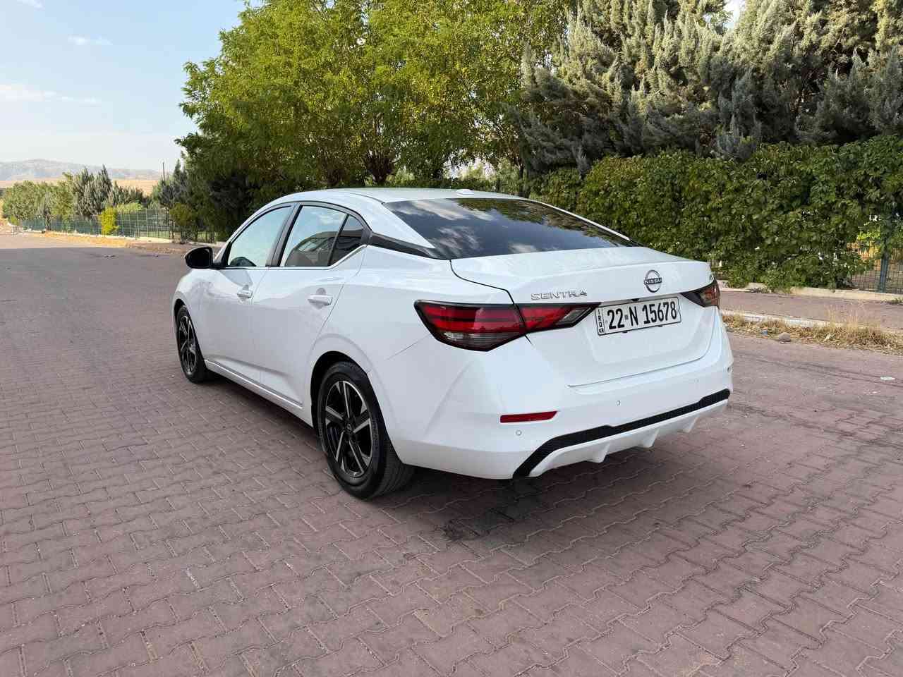 نيسان سنترا موديل 2024 موصفات SV 
بصمه رادارت امامي و جانبي و خلفي تحكمات سترن مسار طريق و نضام ايكو ضرر بولند و جاملغ بدون دواخل صوره حادث موجود مع صوار سياره ماشي 23 الف سياره رقم اربيل تحويل وكال حسب رغبه سعره 134$ مجال رقم تلفون وتساب و كورك *********** دهوك, العراق
