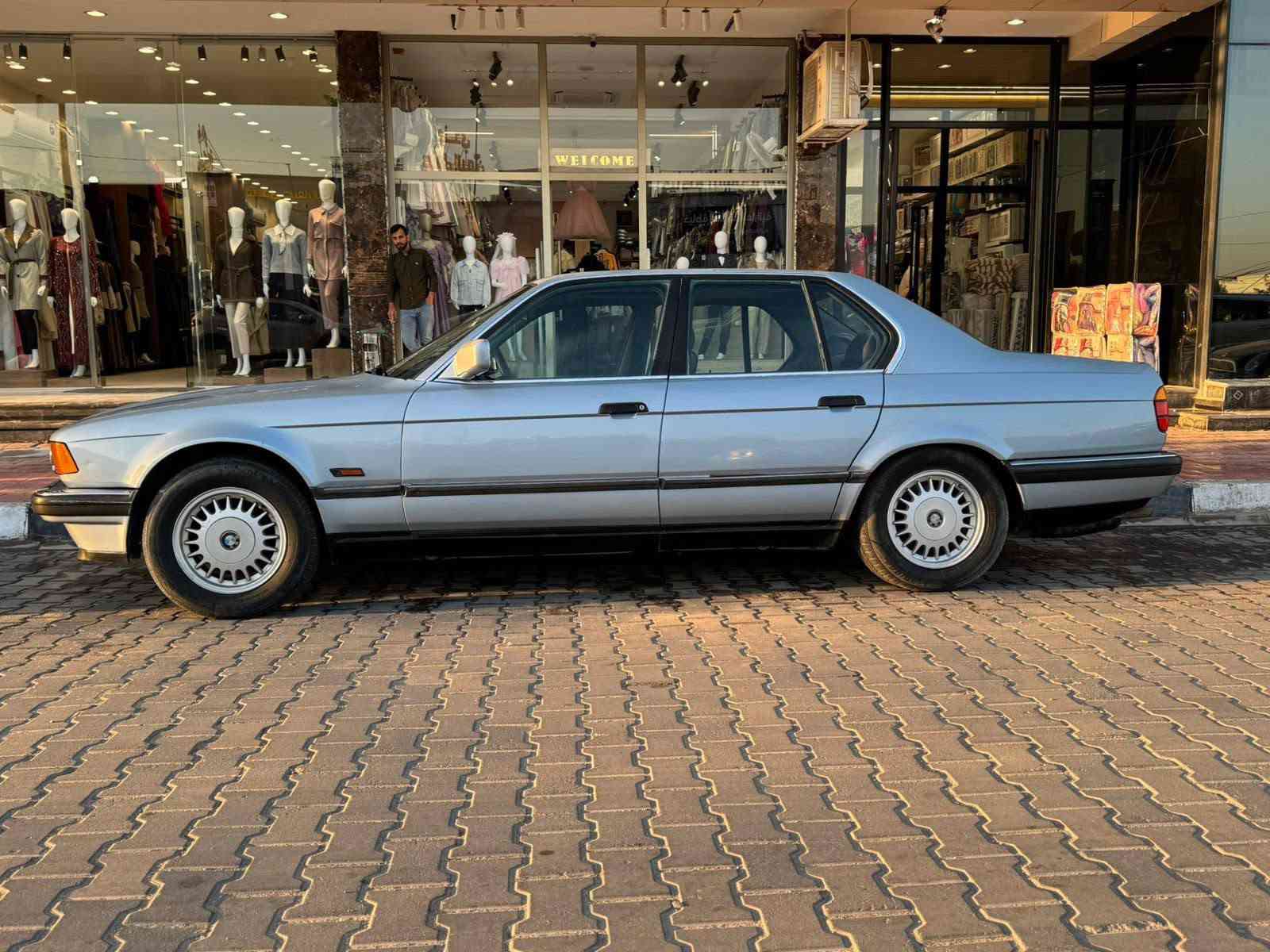 سلام عليك 735 رقم بغداد باسمنه مكينه كير شرط تبريد شغال عندي بس فإن مالتهه اله حركه يله يشتغل مكفوله من الخياس سياره حلوه حداديه جديده سعره 55 مكانه نجف الاشرف ***********

