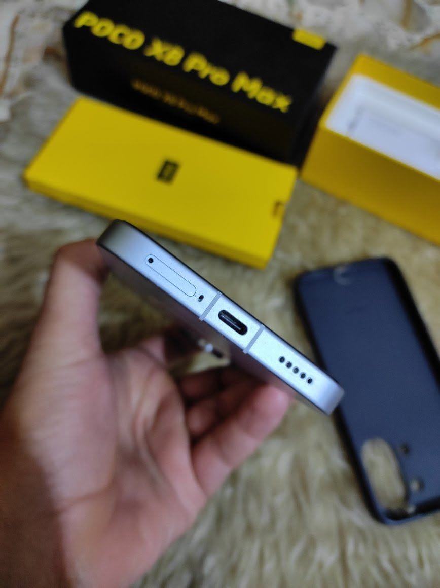 سلام عليكم اخوان جهاز بوكو x8 pro max مكفول نضافه 100 صحه البطاريه 100 كامل ملحقاته ذاكره 512 معروف مواصفاته اخوان من بطاريه 8500 ومعالج فلاكشب 9500s وصوت ستيريو 400/100 ومعروف سعره حاليا بحدود 850 الف للبيع بسعر 675 الف مكاني بغداد مدينه الصدر توصيل ماعندي للاستفسار اخاص او وات ساب ***********
