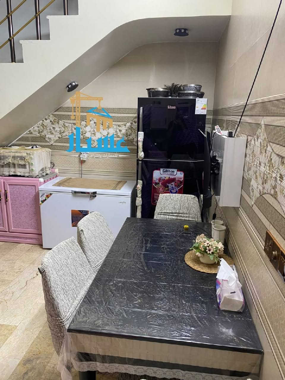 مشتمل 100 متر للبيع 

الموقع . حي الجامعة قرب قاعة الدوريين 

المساحة . 100متر 5×20 

عدد الغرف . 3 

شارع . 10 

للاستفسار أكثر زورو مكتبنا ركن الافراز مقابل ركن الخضراء
او الاتصال على الرقم ***********
نرجو متابعة الصفحة ليصلكم كل ماهو جديد 
#عشتار_للعقارات_واشراف_البناء 
#عقارك_في_امان
