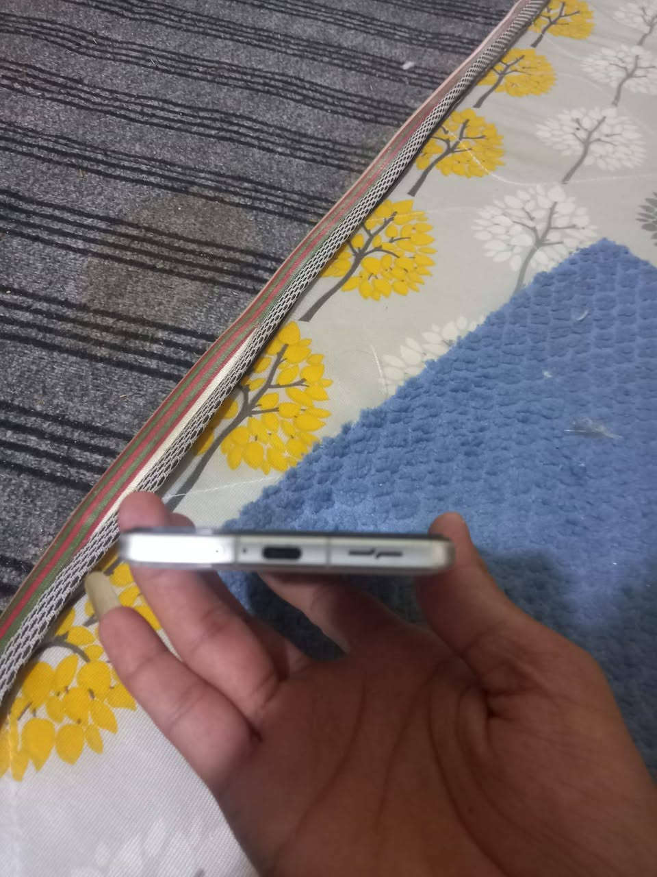 سلام عليكم جهاز ريدمي k40 geming نضيف بي ضهر كسور يبدلونه ب 10 جهاز ببجي 90 فريم وذاكره 256 بي شفتات سعره 210 مجال قليل حق جيه شحنه حلو مكاني بصره عشار ***********

نص مكتوب في الصور:
- ASIACELL والمرأة التي تمتلك أكبر مجموعة ألعاب فيديو قديمة في العالم 60 Second Docs التالي
- واتساب اسأل Meta AI أو ابحث ١:١٤ ص +964 775 589 2805 رسالة صوتية (٠:٠٢) ١:٠٩ ص حميد شبيبه (أنت) سلام عليكم جهاز نضيف بي ظهر كسور يبدلونه ب ... ١:٠٧ ص hmdmd1 ٢ رسالة صوتية (٠:٠٤) ١:٠٧ ص كروب بيع وشراء بلابل فقط بصره ~ استاذ رعد: بيش اتريدهن اخي ١:٠٠ ص +964 775 865 4598 رسالة صوتية (٠:١٤) ١٢:٥٩ ص +964 771 600 7708 تفاعلت بالرمز على " رسالة صوتية (٠:٠٢)" ابو جون التميمي تفاعل ابو جون التميمي بالرمز على " رسالة صوت... علاوي الصياد رسالة صوتية (٠:٠٢) انت المكالمات المجتمعات التحديثات الدردشات
- الشاشة 6.67 بوصة - 120 هرتز - OLED الذاكرة الداخلية 128 أو 256 جيجابايت الرام 6 أو 8 أو 12 جيجابايت الكاميرا 64 + 8 + 2 ميجابكسل المعالج MediaTek Dimensity 1200 5G البطارية والشحن السريع 5065 مللي أمبير - 67 واط التقييم يستند هذا التقييم إلى معايير التقييم الخاصة بموقعنا. ممتاز 9.0 / 10 مواصفات وميزات متقدمة مع مستوى متكامل ومتميز. ملاحظة: يستند هذا التقييم إلى المواصفات والميزات التقنية المعلنة للجهاز وفق معايير التقييم الخاصة بموقعنا، ولا يعكس تجربة استخدام فعلية. وقد تختلف النتيجة بحسب تاريخ إصدار الجهاز وتطور معايير ومواصفات الأجهزة بمرور الوقت. الاطلاع على صفحة العرض المباشر