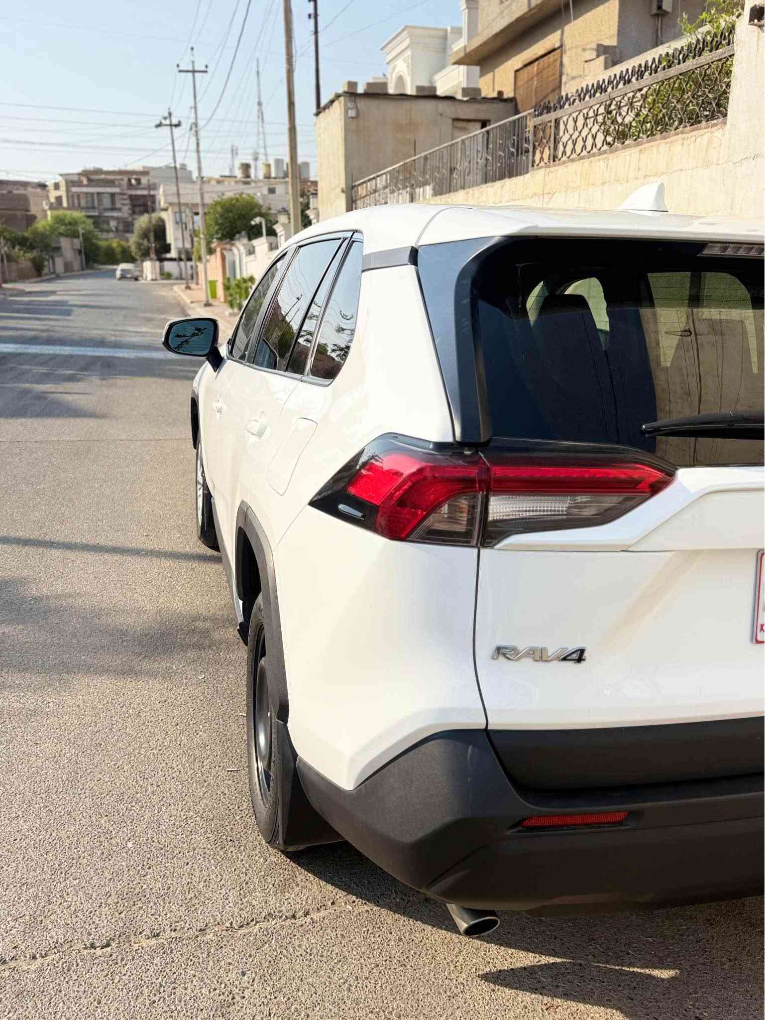 تويوتا راف فور 2024 le awd 
دبل اكسي سياره بجم كبس  بيها بابين صبوغ وشويه من دوسه تعديل  ماشي سياره ٤٢٠٠٠كيلمتر 
رادار سياره  كشنات تدفئه  كهرباي  كيج الكتروني  
***********
2T3B1RFV2RC394317 رقم شاصي كركوك, العراق
