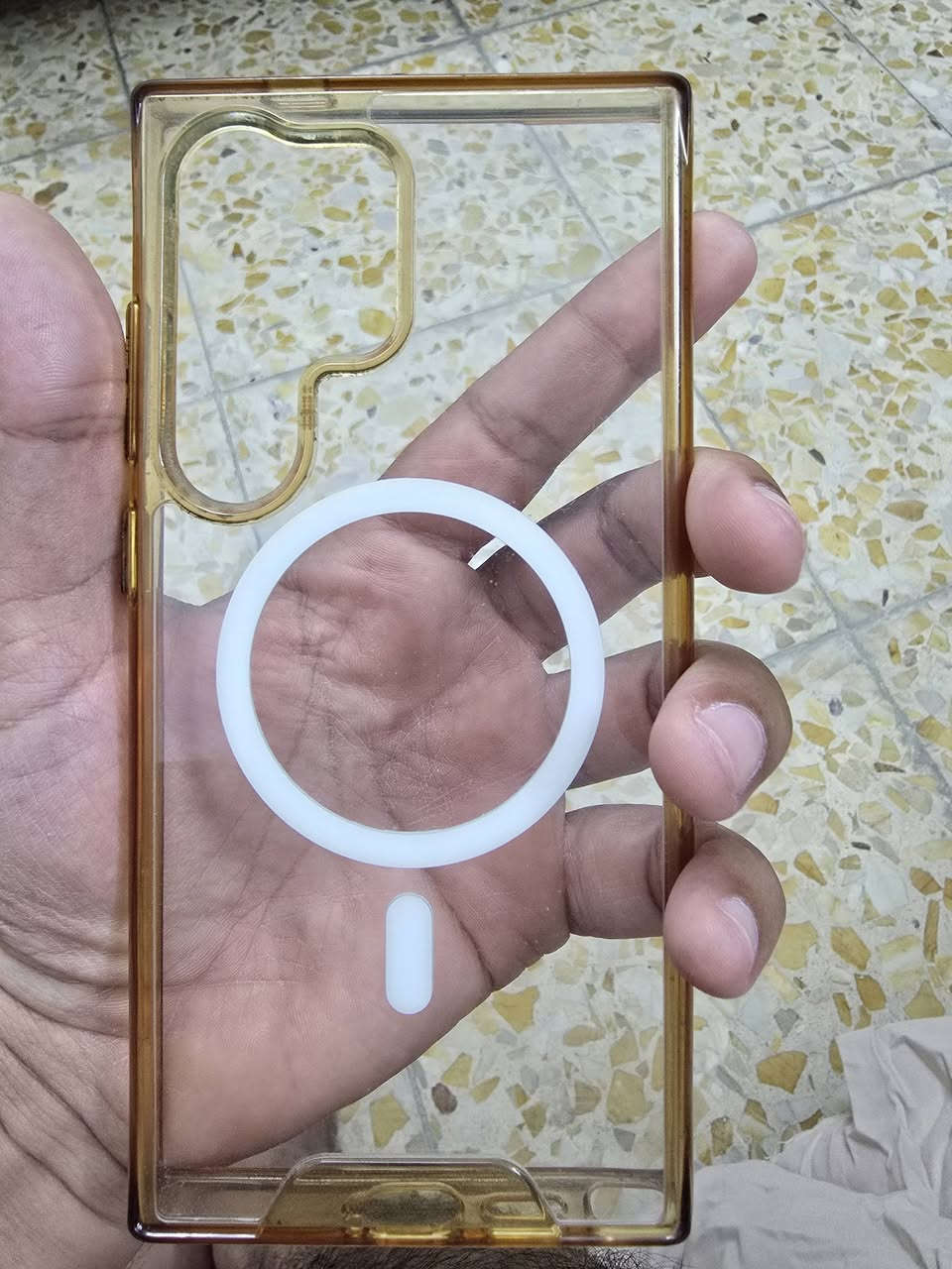 السلام عليكم 
سامسونج s 24 شرق اوسط ضمان عين الفهد 
نظيف كلش نسبة النظافة 95 %
حجم الذاكرة 256
دبل سيم كارت 
ملحقاته كاملة باكيت + كفرات عدد ٢ + كيبل وشاحن 20 واط اصلي 
الجهاز جدا نظيف ومكفول بدون اي تبديل او تصليح او شخوط 
السعر 900  الف بي شي بسيط جدا 
مكاني ساحة عدن 
رقمي ***********
