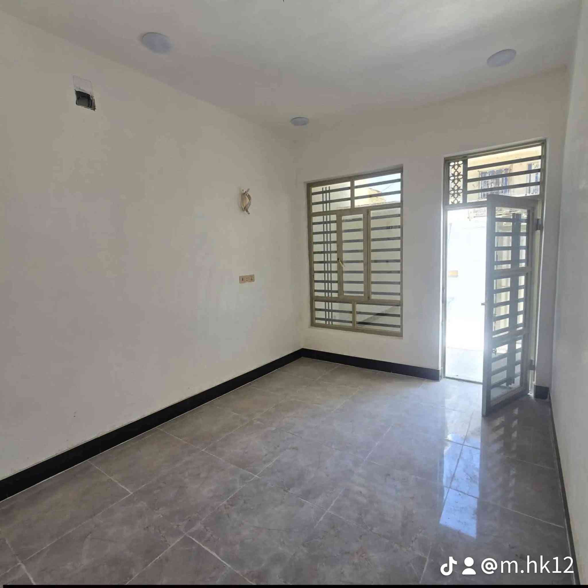 🏠 بيت للإيجار – مغربية الشيشان

📍 الموقع: مغربية الشيشان – سايدين الموظفين
📐 المساحة: 100 متر
🏗️ بناء حديث وغير مسكون

يتكون من:
• غرفة
• صالة
• مطبخ
• صحيات
• ساحة
• استقبال

💰 الإيجار: 300 ألف دينار

📞 للاستفسار والتفاصيل:
***********
@الجميع
