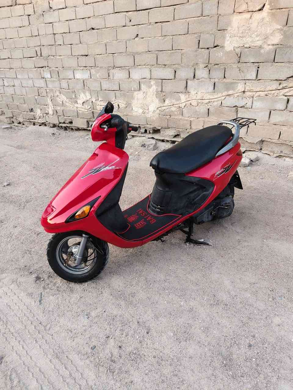 سلام عليكم دراجة فراشة كفالة عامة بس الي يدور نضيف اومكفول يراسل او يتصل سعر 750استفسار ***********مكان بصرة الزبير
