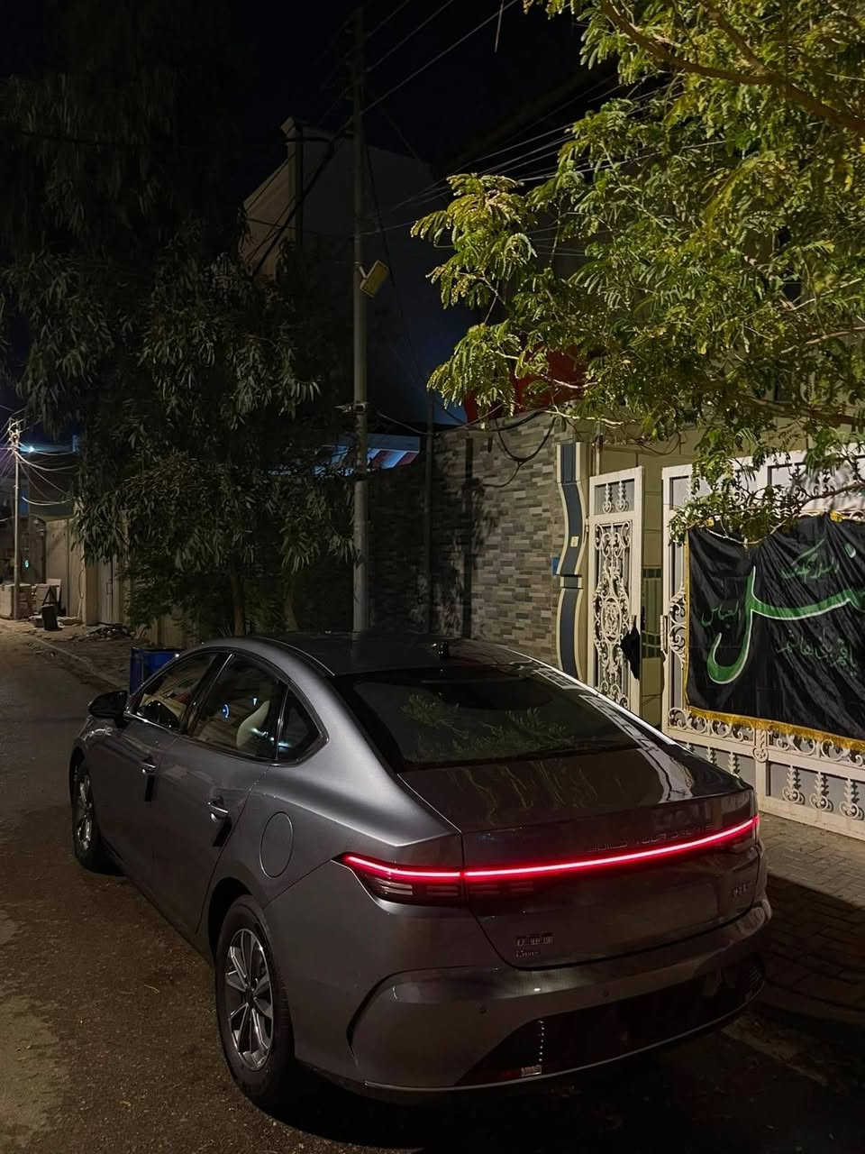 السلام عليكم BYD دستروير 2025 للبيع كفالة عامة ماشية 9000 مواصفاتها معروفة ويل كروم كشنات أبيض جلد رياضي رقم بصرة تحويل ثاني يوم حرة مو أقساط  كامرة خلفية دوارة حساسات خلفية فقط شاشة قلابة كير ماوس دخول ذكي بابين بصمة و كارت NFC بطارية 55 كيلو متر بالشحنة واذا فول شحن فول بانزين تمشي 1400 كيلو السعر 19مليون و 300 وبيها مجال مكاني بصرة حي 
الغدير(ياسين خريبط) رقمي ***********
