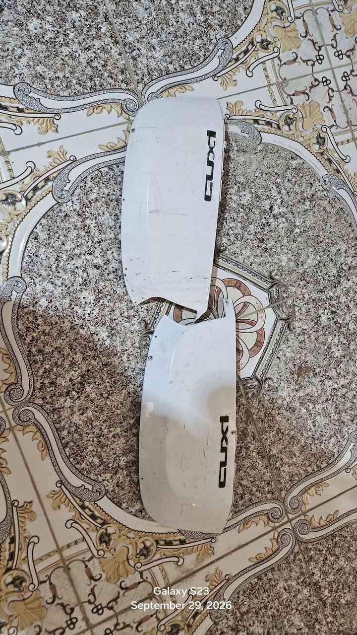 كفرات بوليس صفح بيض بلاديات ب٨
سبايدر عدله حديد ب٧
كابريتر ب٦
شيال بلادي ب٦
دبلات الواحد ب٥
اشاره بوليس تك وعلامه ياماها وجاملغ امامي متضرر ب٥ عمارة, ميسان

نص مكتوب في الصور:
- Galaxy S23
- September 29, 2026
- Galaxy S23 September 29, 2026
- September 25, 2026
