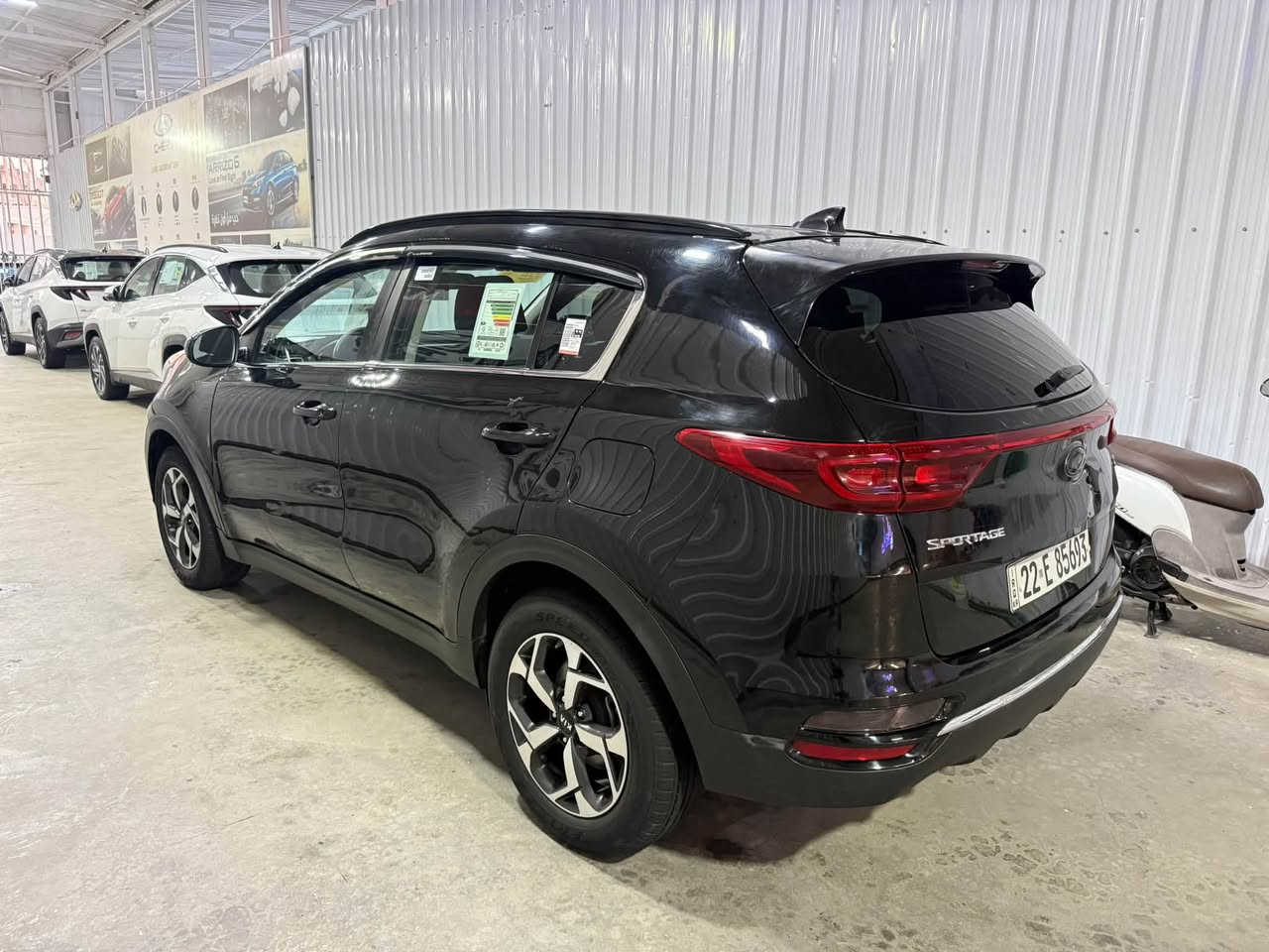 سبورتج 2021ماشيه 84 الف بيه 3 قطع تبديل بدون دواخل شعندك مراوس بسياره احدث اتصال ***********

نص مكتوب في الصور:
- 1 / 10
- 5 / 10