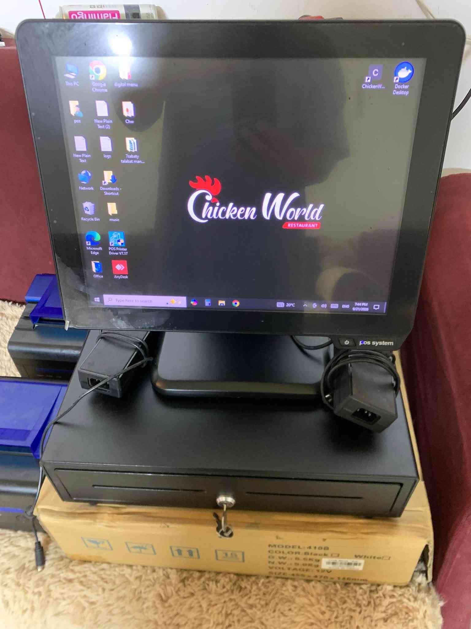 كاشير للبيع 350 الف سعره
Cori5 جيل رابع
هارد ssd128كيكا
رام 8 كيكا
طابعتين وياه 
ومجر نقود
توصيل متوفر
***********

نص مكتوب في الصور:
- See details in Windows Security
- Installed RAM
- 8.00 GB
- DDR3
- Processor
- Intel(R) Core(TM)
- i5-4210U CPU @
- 1.70GHz
- 2.40 GHz
- Graphics Card
- 113 MB
- Intel(R) HD Graphics
- Family
- Storage
- 119 GB
- 81 GB of 119 GB used
- wy
- To be filled by O.E.M.
- Rename this PC
- Copy
- Device Specifications
- Device Name
- Intel(R) Core(TM) i5-4210U CPU @ 1.70GHz 2.40 GHz
- Intel(R) HD Graphics Family (113 MB)
- 119 GB SSD FORESEE 128GB SSD