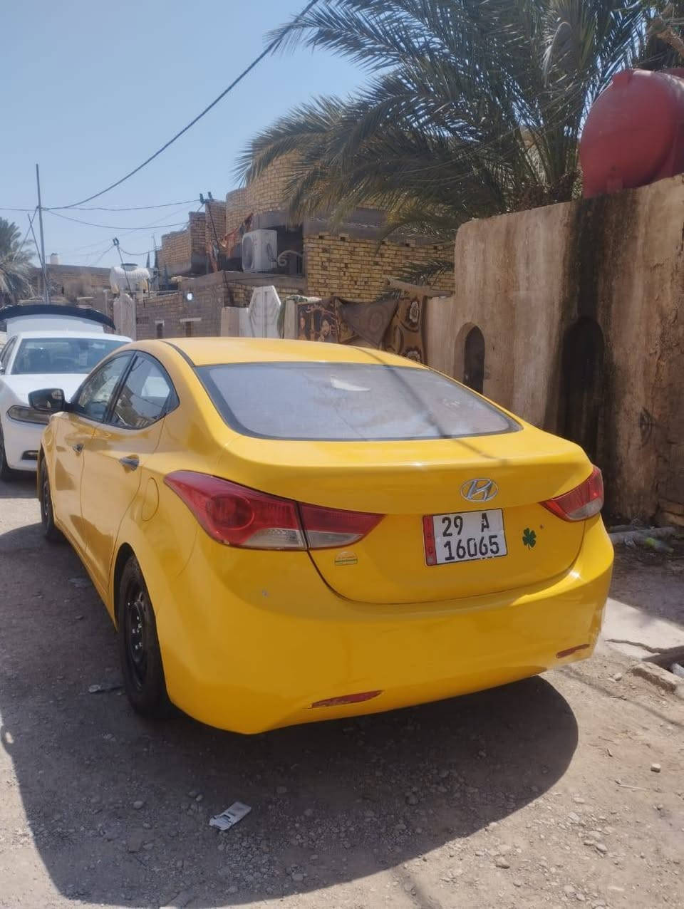 السلام عليكم 
النترا خليجي موديل  2012 السيارة بأسمي تحويل مباشر  مكفول بس الدوس مصلحات سنوية ل2027 مكينة 1600 لا تنقيص ولا تبخير خير من الله بيهة منضومة غاز شغالة  مصفرة هيئة وغرامات حدادية تخم تاير كلة جديد جاهزة السيارة مكاني / واسط كوت 
***********
