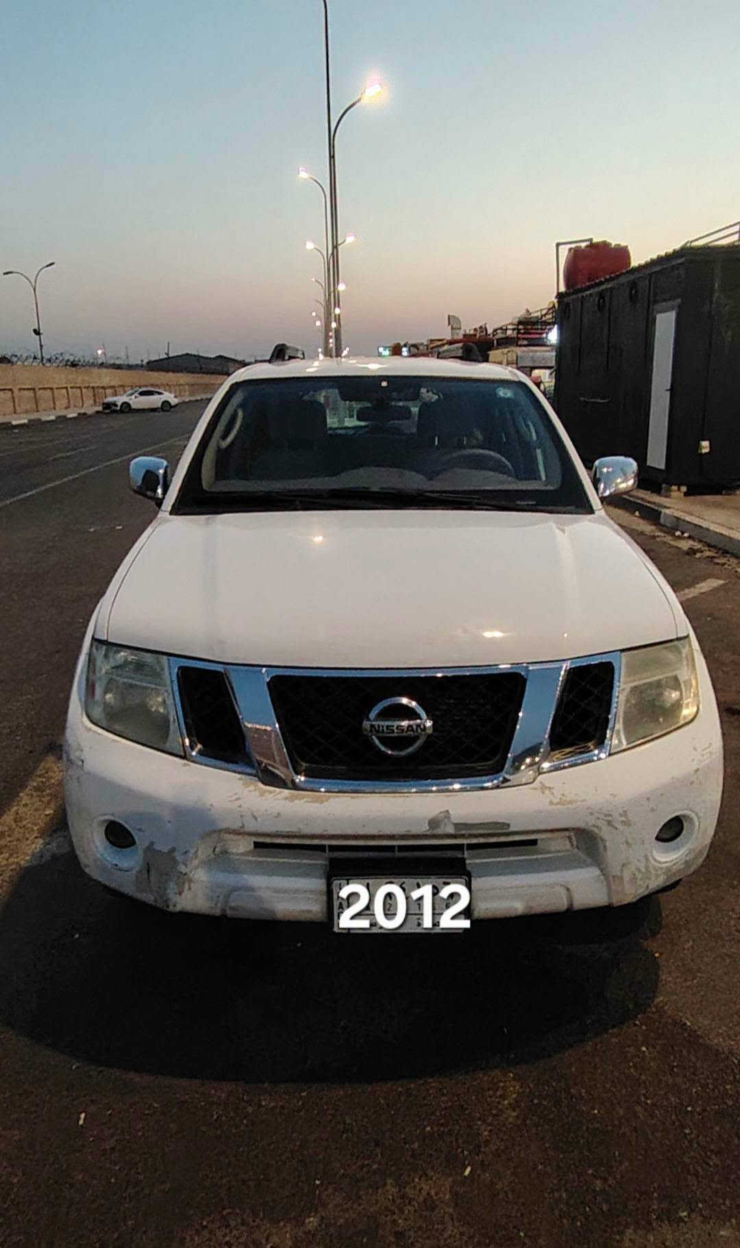 نيسان بافندر مديل 2012 خليجي مكفوله من الضربه والصبغ والشخط  رقم بصره  بسمي تحويل ثاني يوم  محرك مكفول من الفتح  كرير مكفول  تريد ثلج ثلاثة قطع دفع رباعي  فور ويل تحكم استيرن جهتين ديفيدي  سياره نظيفه في معنا الكلمه السعر 140 وبيه مجال قليل أعتذر من المراوس بيع نقد  مكانها البصره  ت***********  بالعافيه على الياخذه لانها سيارتي الخاصه مو مال بياع شراي مال جناي

نص مكتوب في الصور:
- 2012