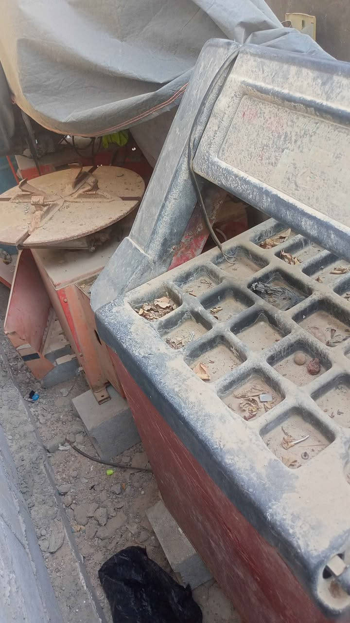 السلام عليكم اخوان اغراض محل بنجر كامل جاهز من كلشي اجهزه عين الباردة عليهن نضيفات ونشطات وتفتح تايرات من الدراجة لحد تاير 22 تاليبرات وياهن 3خالعات 2بلنص 2كمبريسر واحد 3فيز الثاني سنكل فيز وياهن ثنين جك عربانه ودريل صغار مرتب ودريل همر مال تريلات جديد ما مستعمل جبته وماشتغلت بي نشطات وحلوات وشي راقي سعر 7ملاين وبيهن مجال حك الجيه وهذا رقمي للتواصل *********** الله شاهد هذا العرض ما يتكرر Singapore

