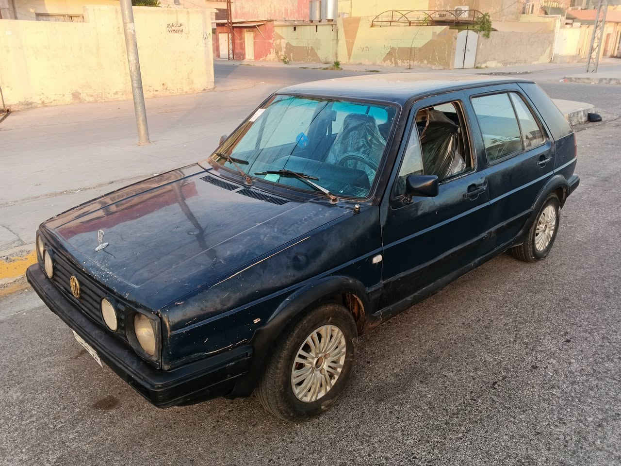 جولف 91 مكينه نظيفه جير نظيف شرطه تحويل سنويه خضراء ثانويه 18 بدون دعمه ما بها اي ضرر السعر 18 ما بها اي دعوه سياره شغاله تخمها على النص.  ***********

نص مكتوب في الصور:
- الدار للبيع ***********
